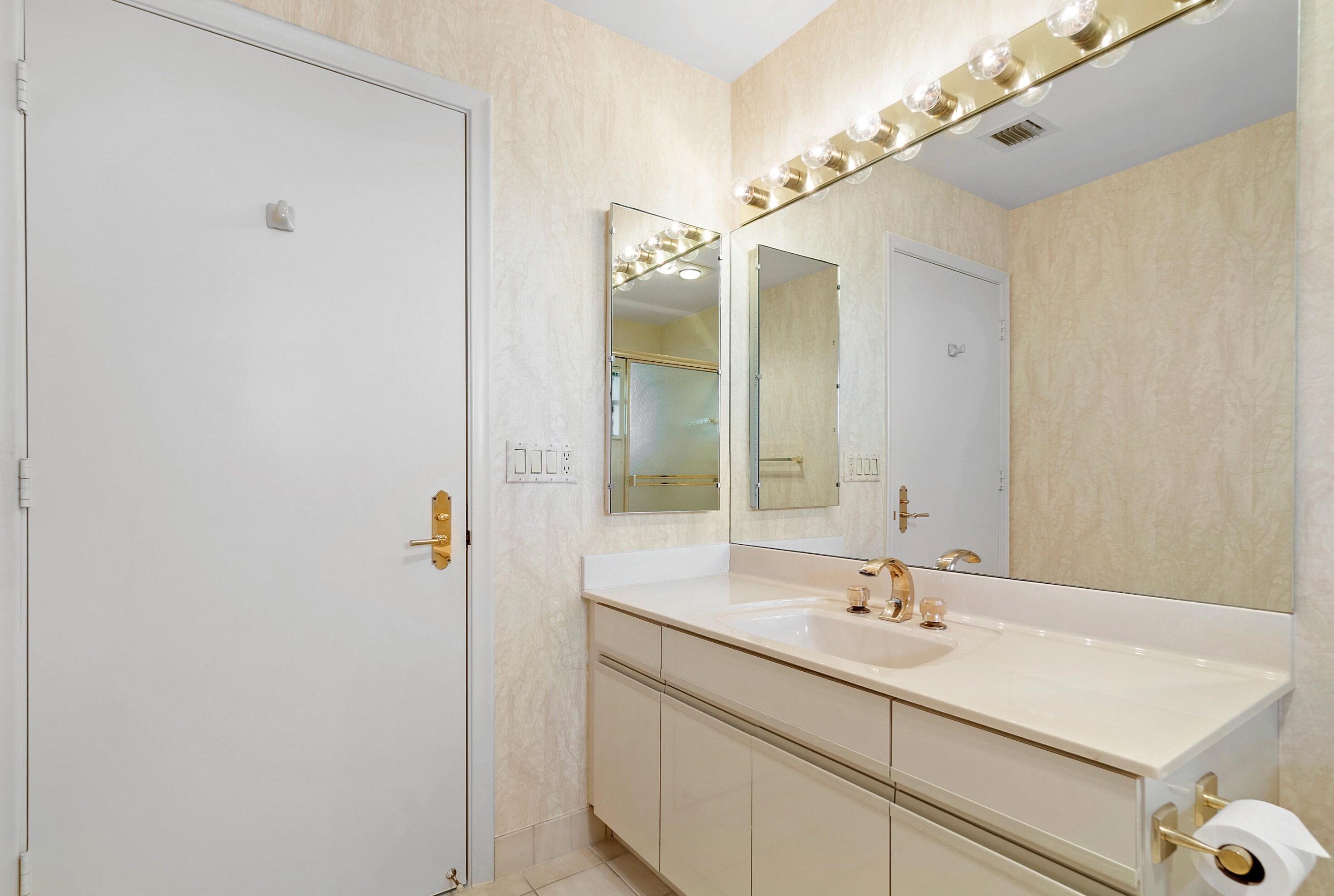 4548 Bocaire Blvd, Boca Raton FL  33487-1155 exterior