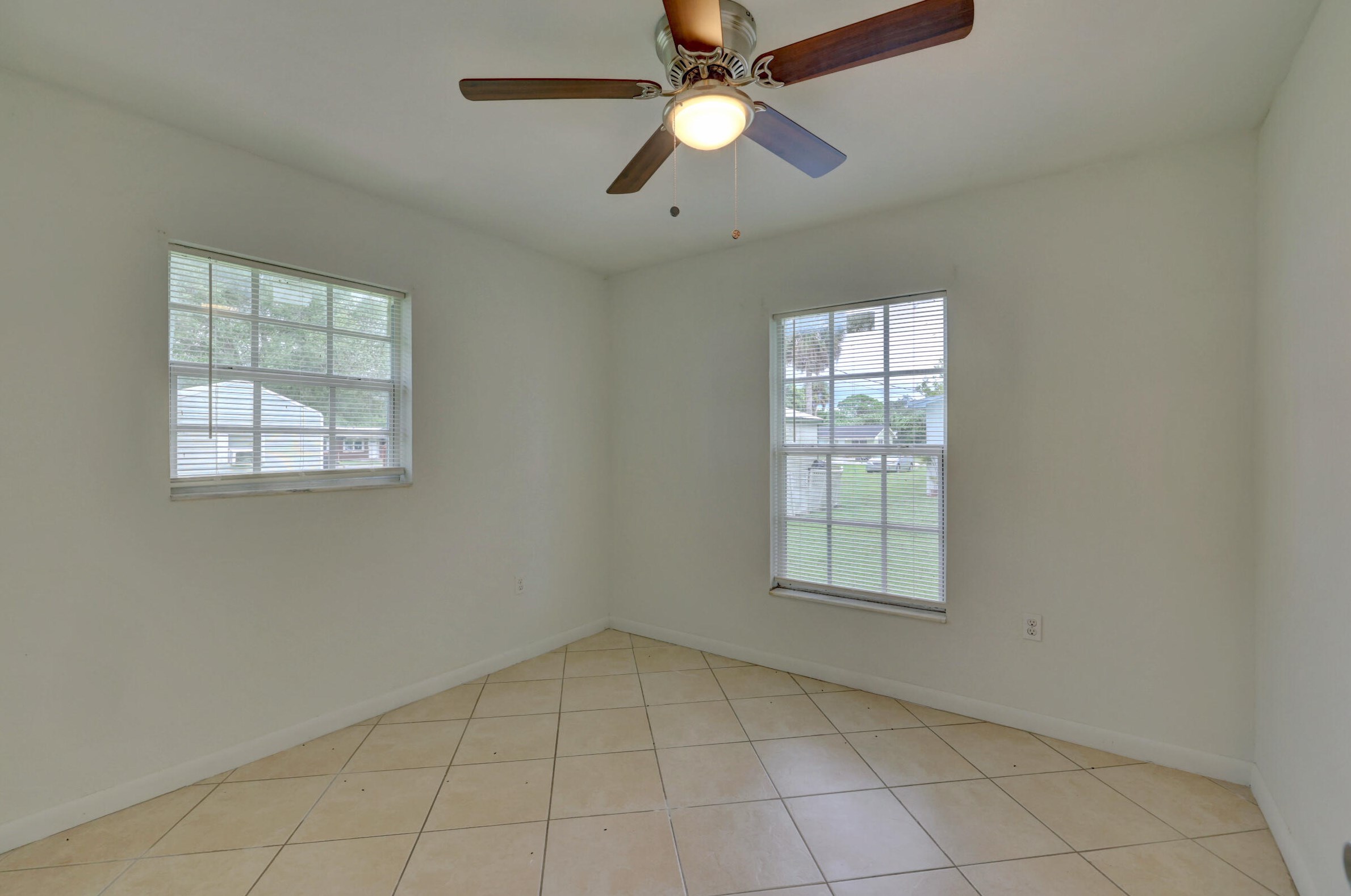 1305 15th Ave, Okeechobee FL  34972-3057 exterior