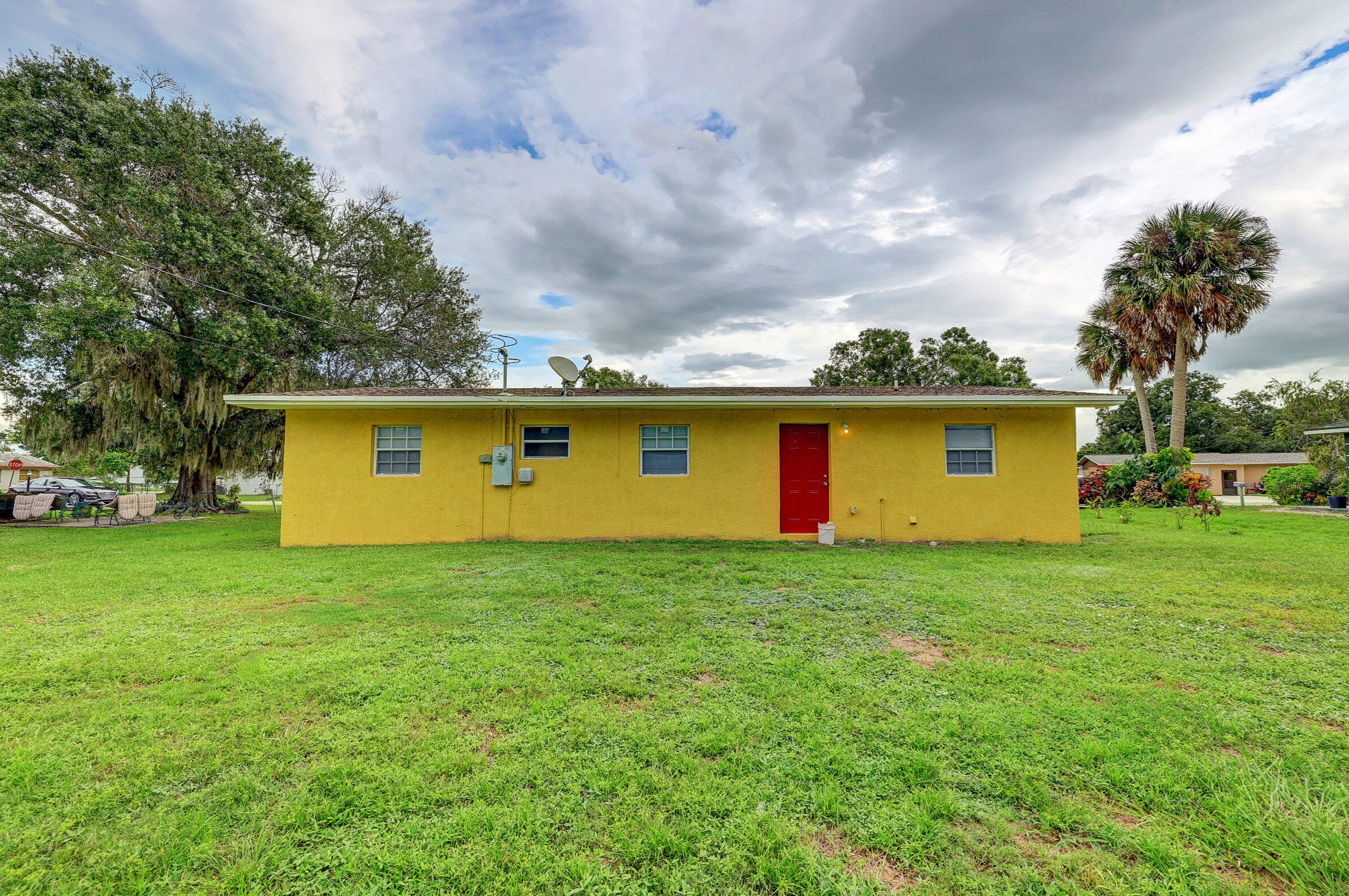 1305 15th Ave, Okeechobee FL  34972-3057 exterior