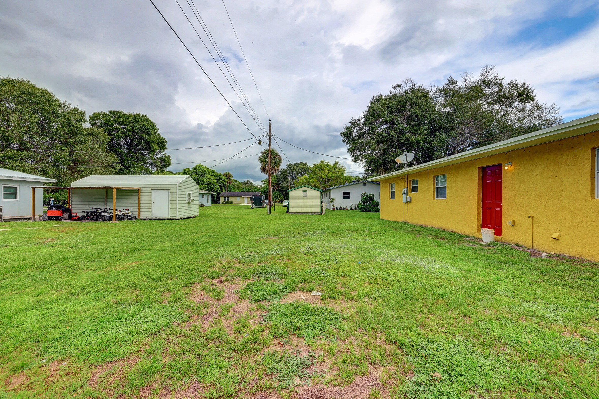 1305 15th Ave, Okeechobee FL  34972-3057 exterior