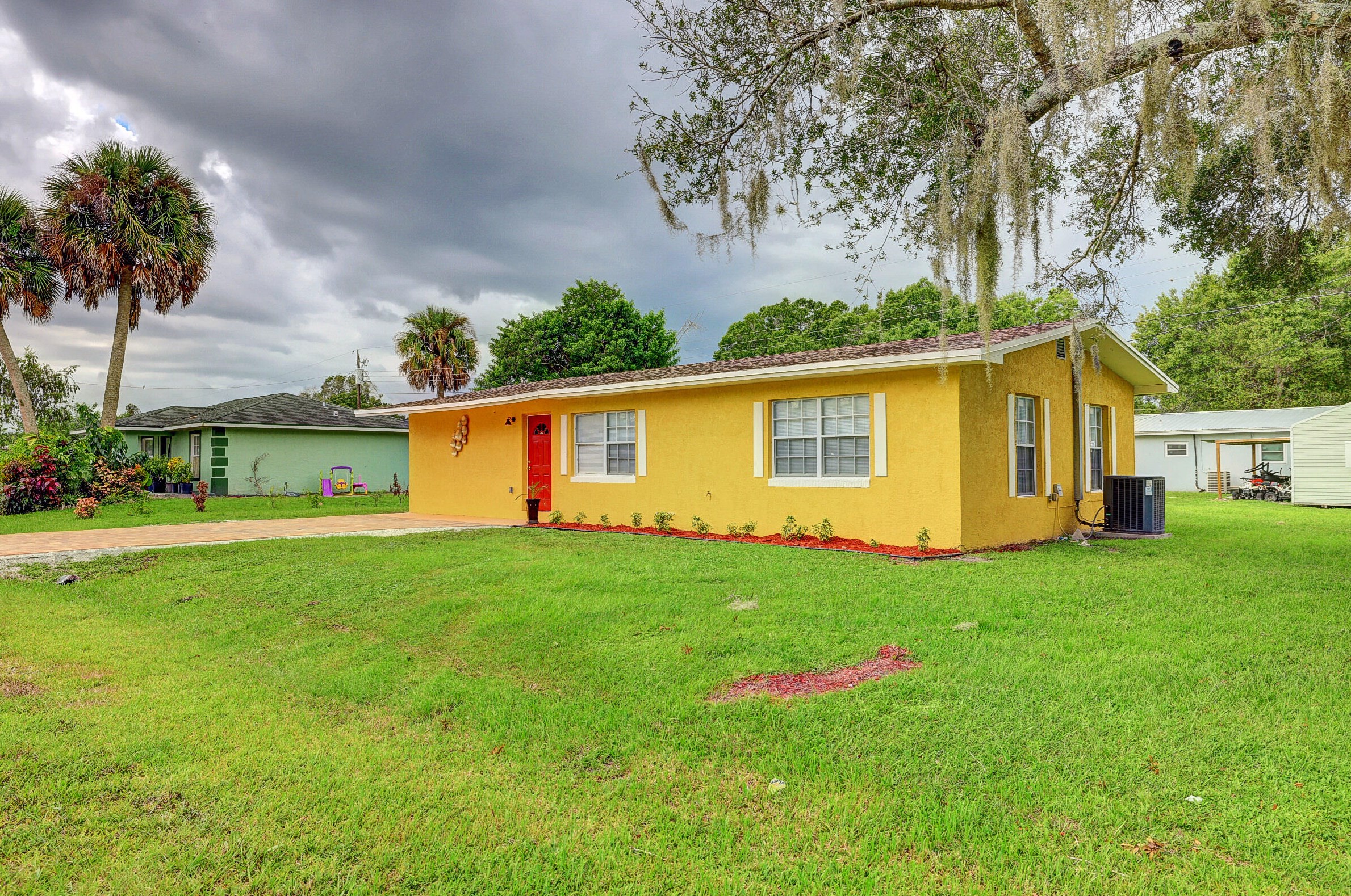 1305 15th Ave, Okeechobee FL  34972-3057 exterior