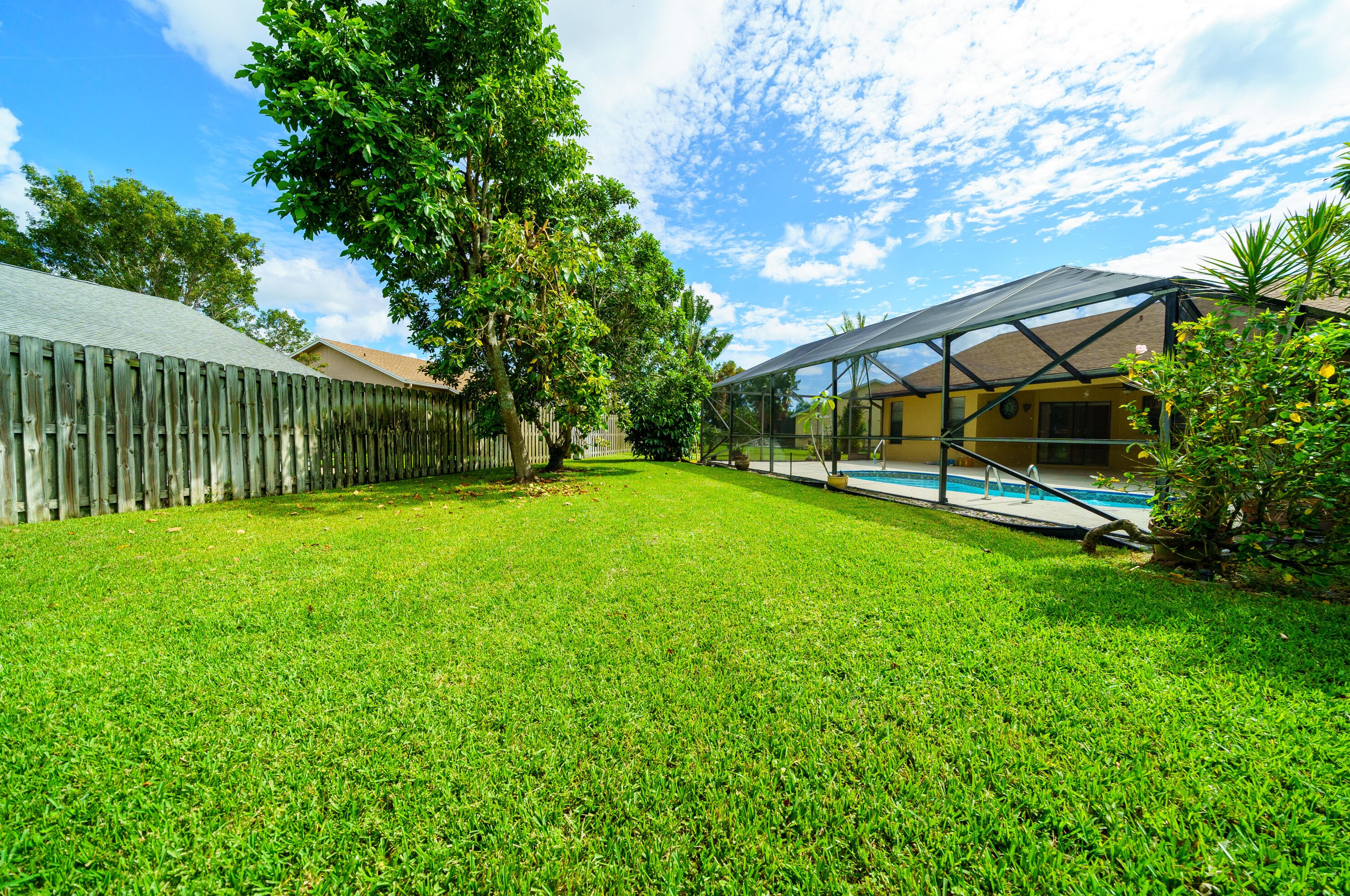 8781 Placid Ter, Lake Worth FL  33467-1718 exterior