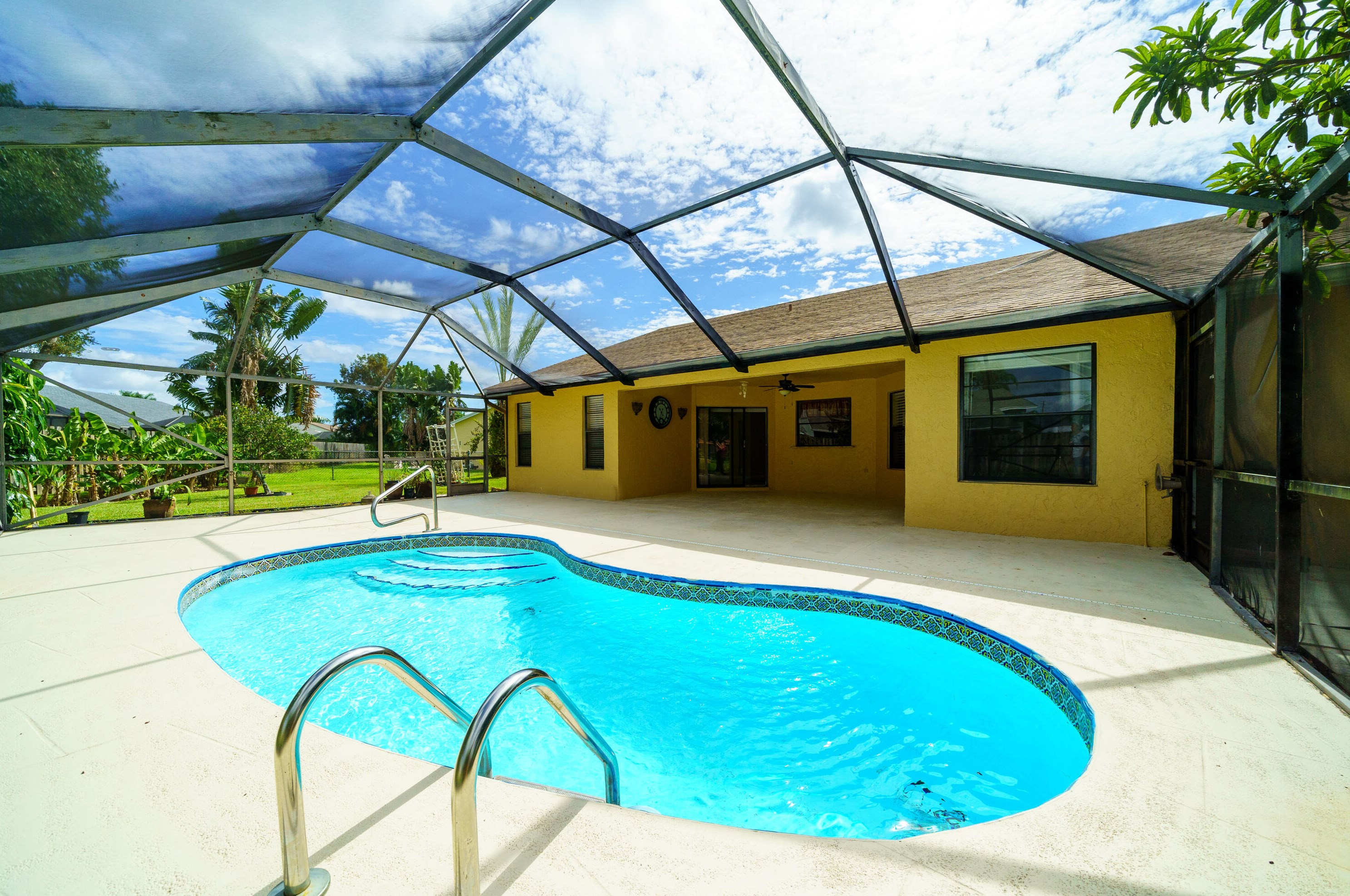 8781 Placid Ter, Lake Worth FL  33467-1718 exterior