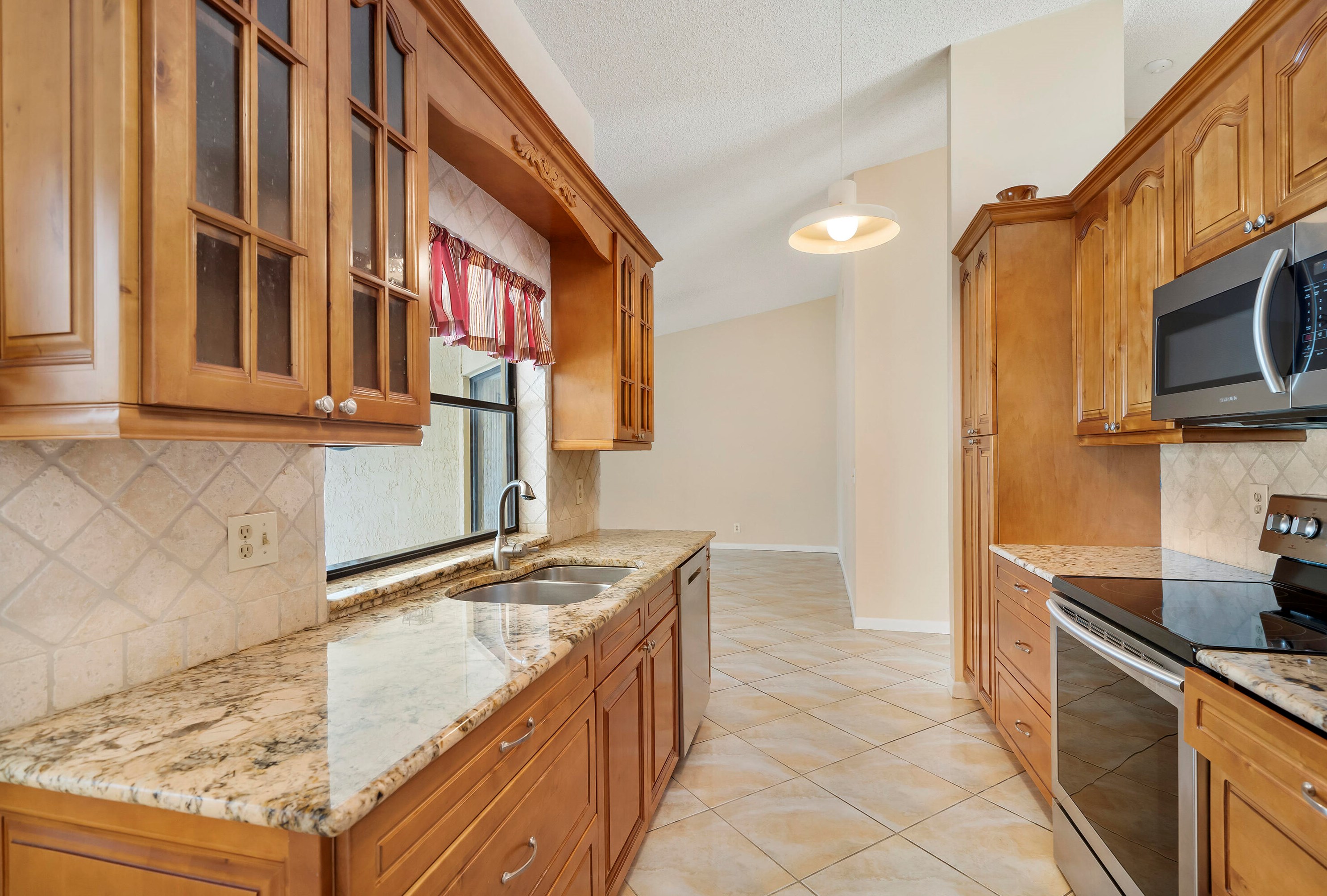 8781 Placid Ter, Lake Worth FL  33467-1718 exterior