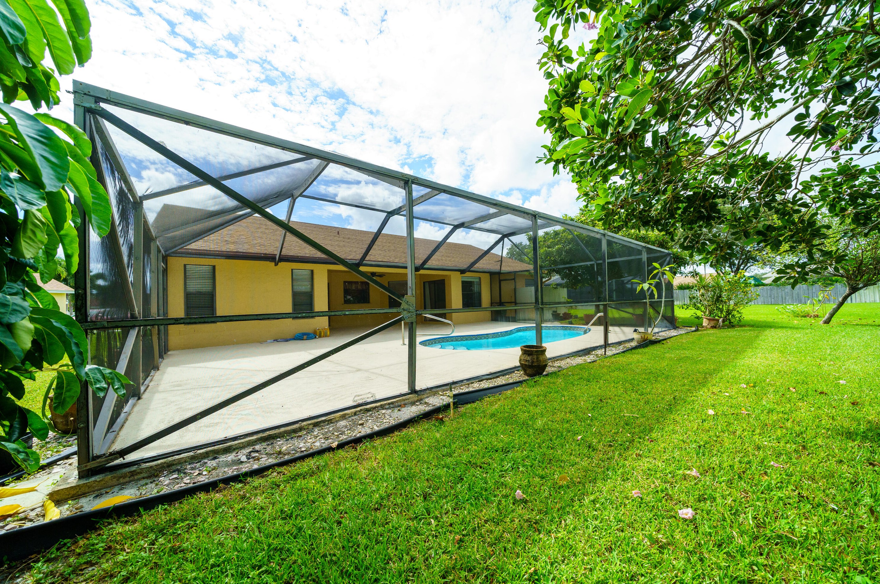 8781 Placid Ter, Lake Worth FL  33467-1718 exterior