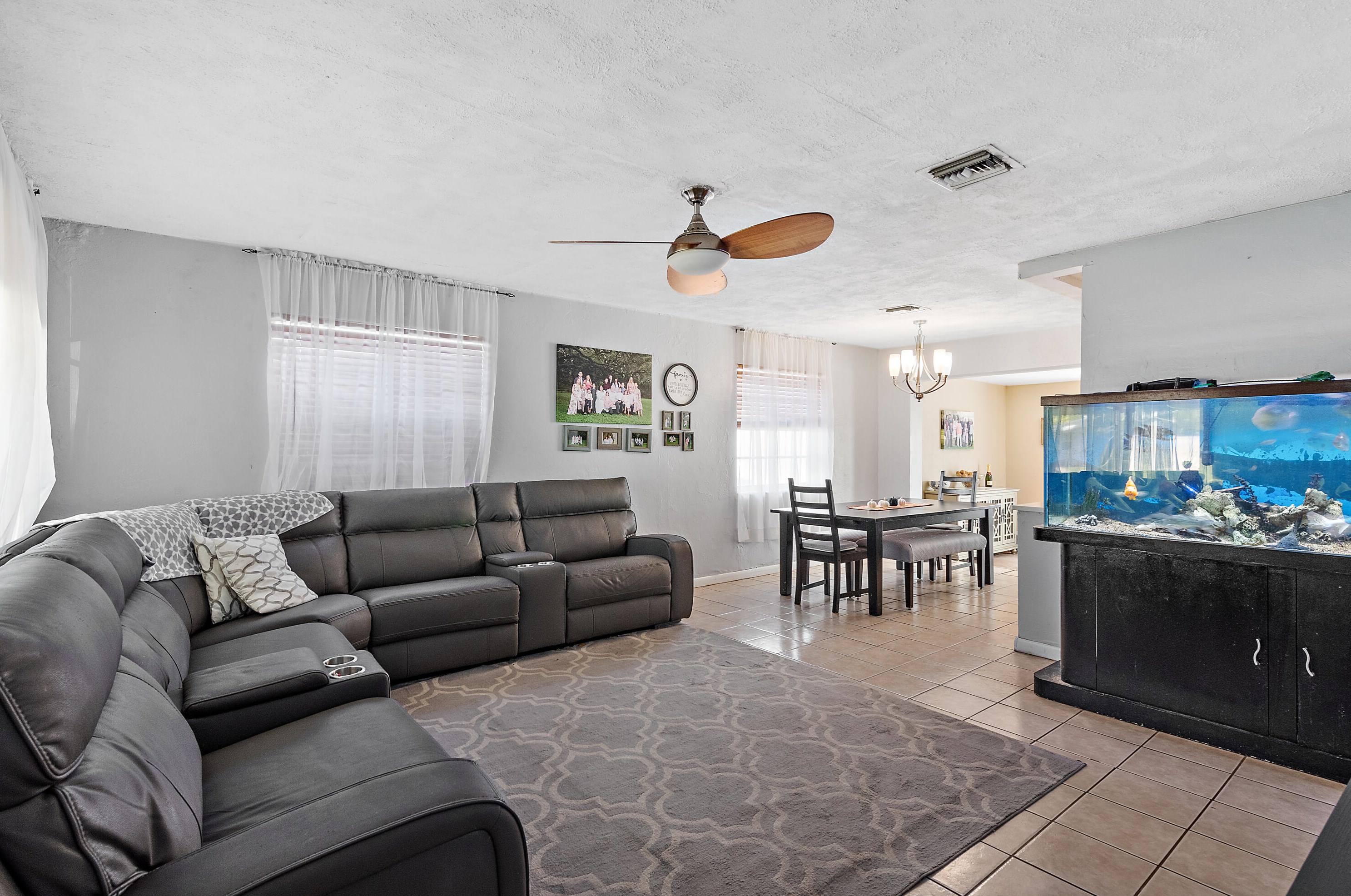 711 64 Ter, Hollywood FL 33023-1239 exterior