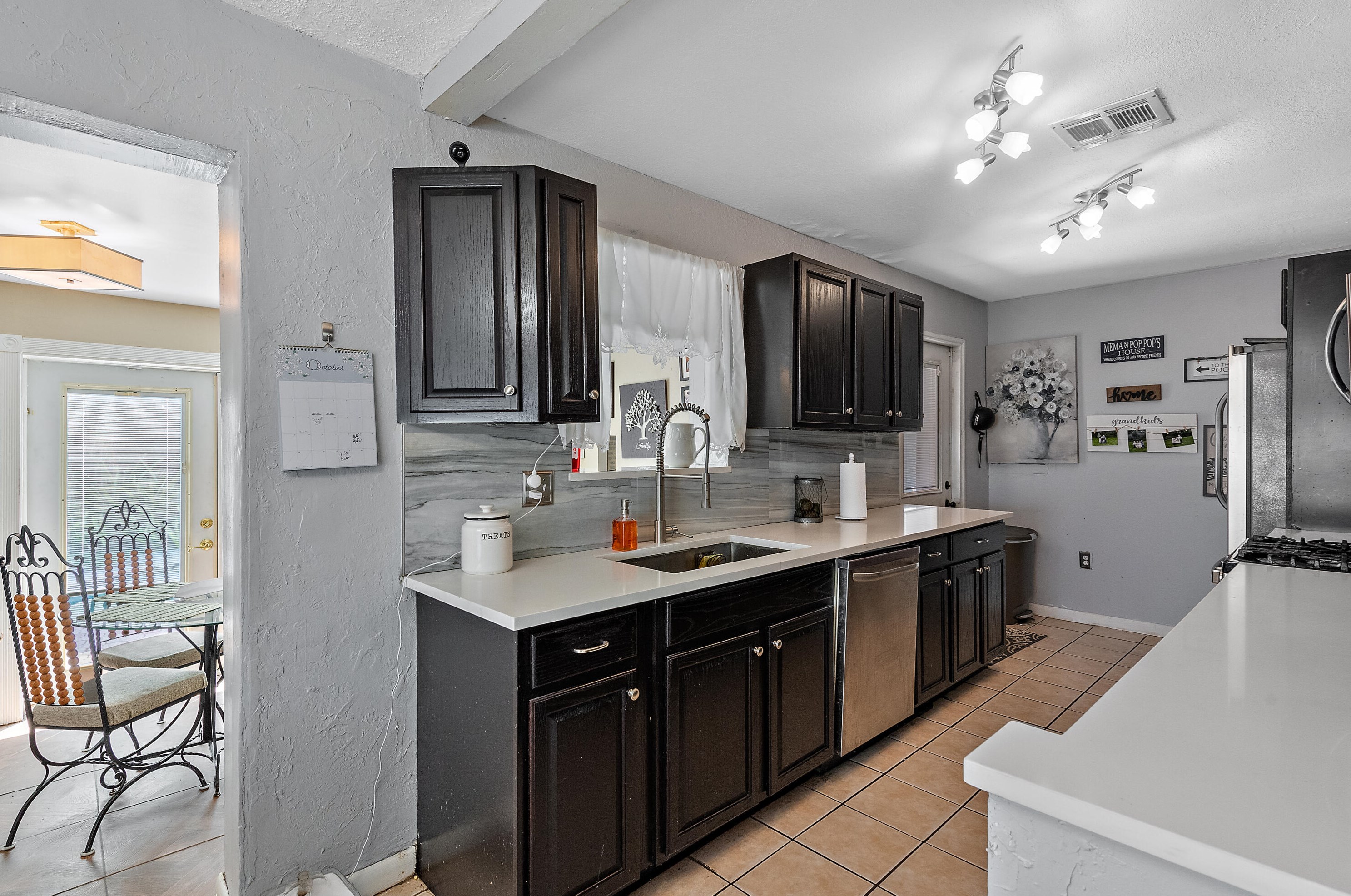 711 64 Ter, Hollywood FL 33023-1239 exterior