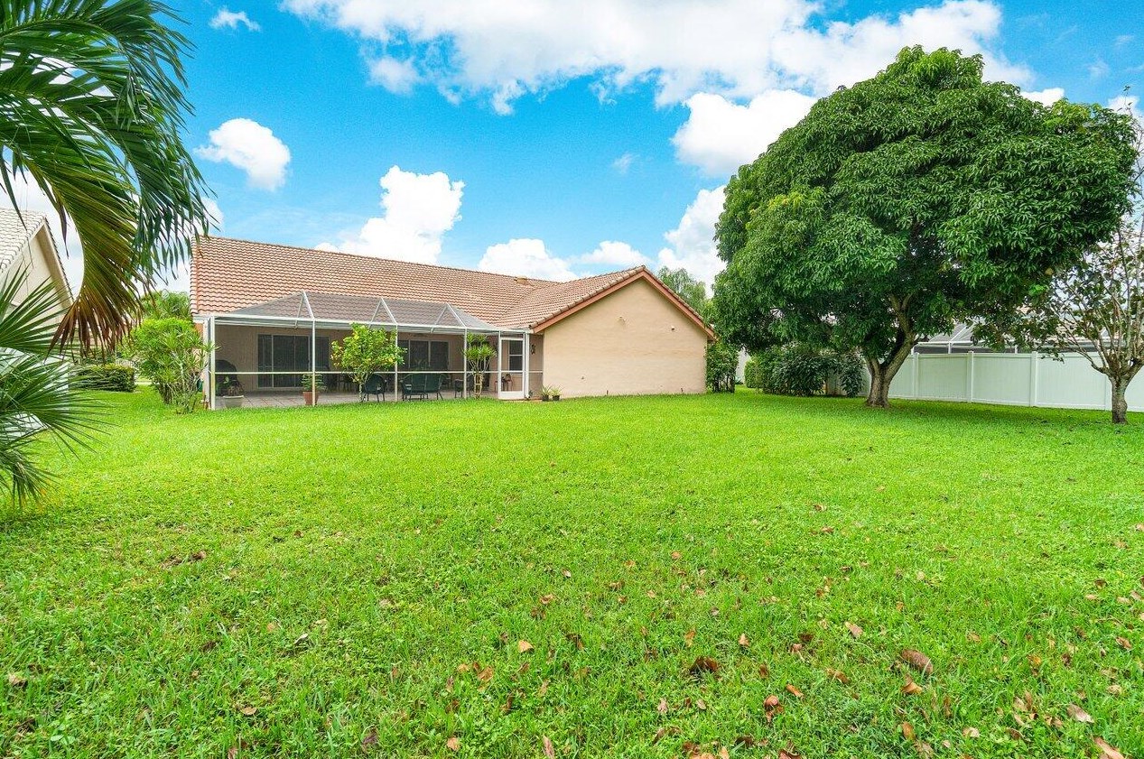 7207 Brickyard Cir, Lake Worth FL 33467-7239 exterior