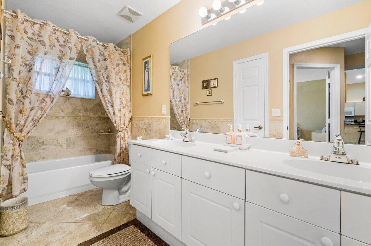 7207 Brickyard Cir, Lake Worth FL 33467-7239 exterior