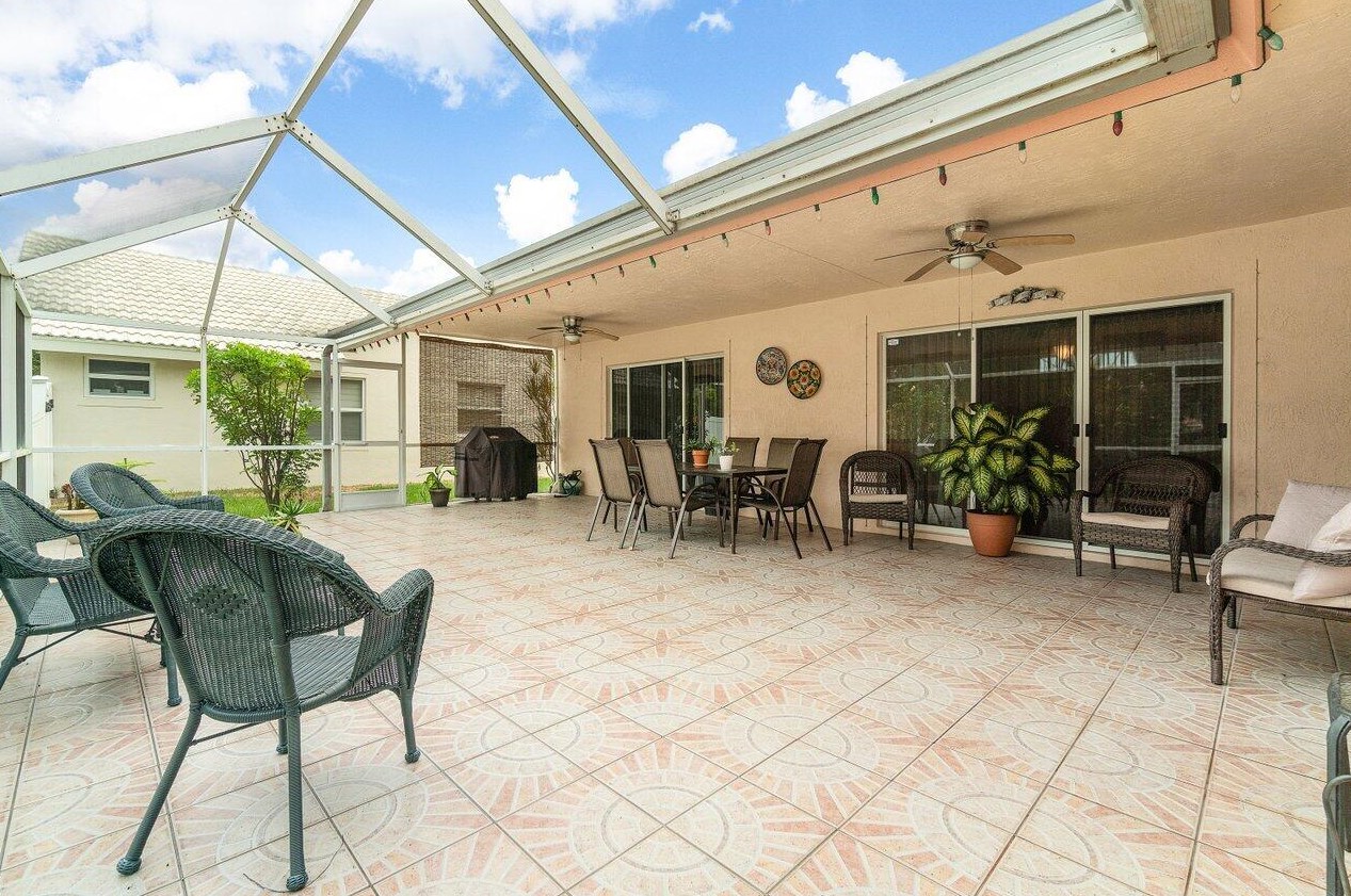 7207 Brickyard Cir, Lake Worth FL 33467-7239 exterior