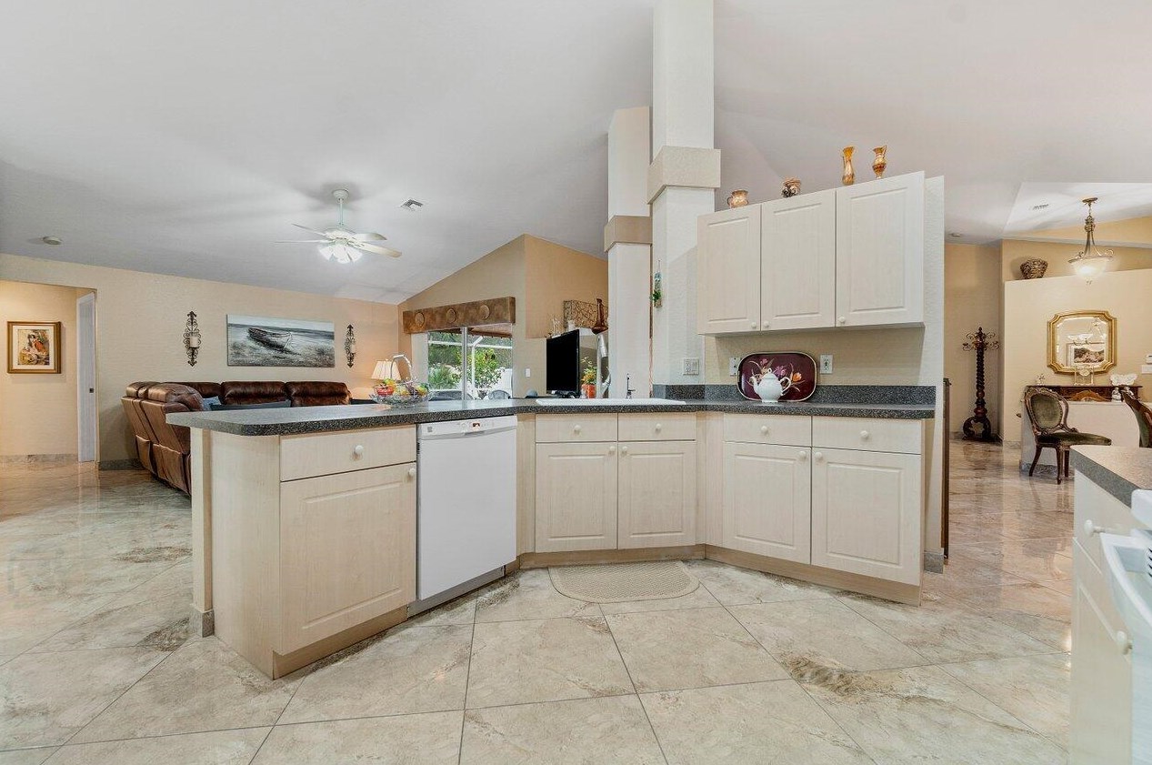 7207 Brickyard Cir, Lake Worth FL 33467-7239 exterior