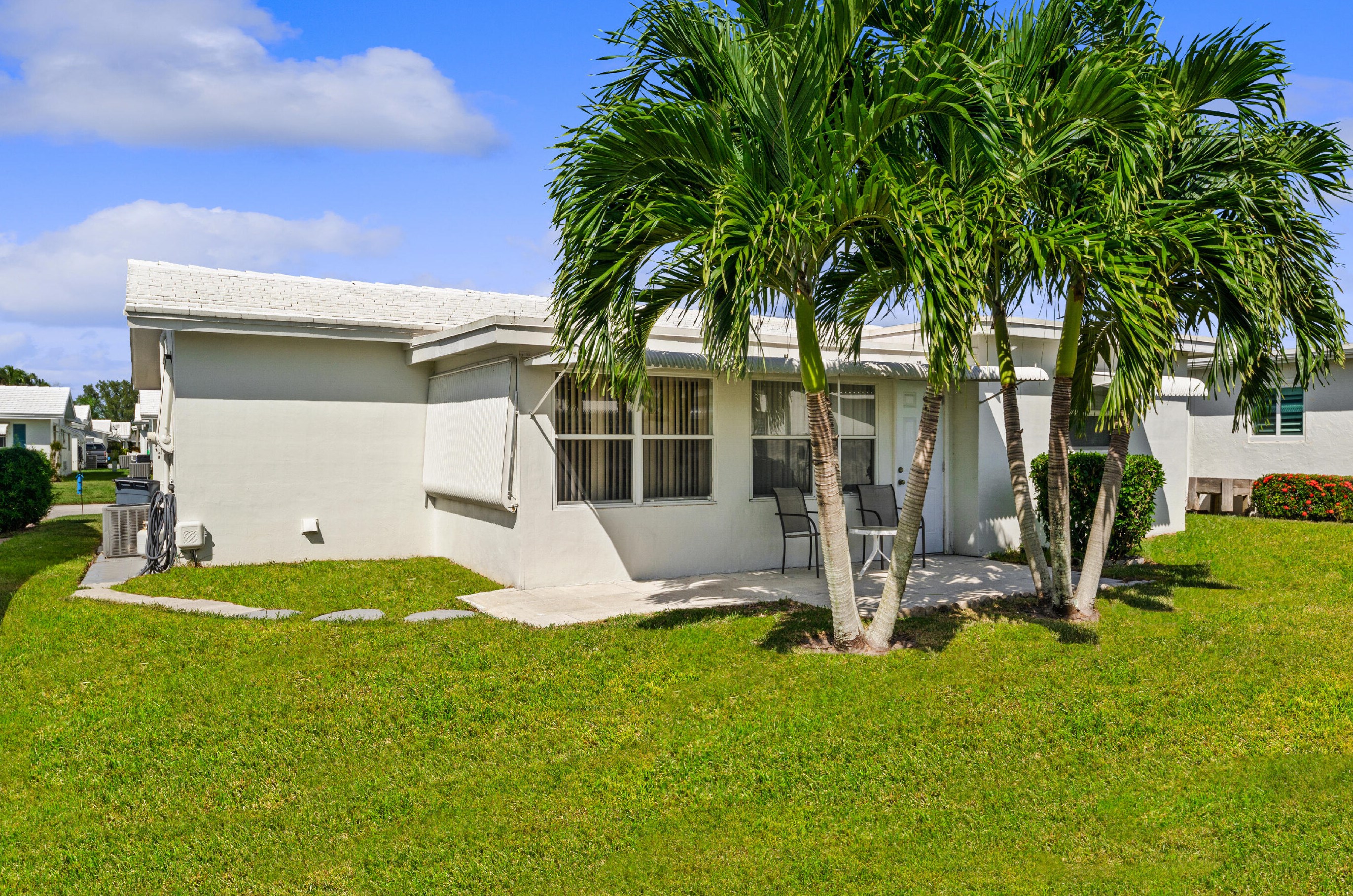 2388 9 Ave, Boynton Beach FL 33435-3139 exterior