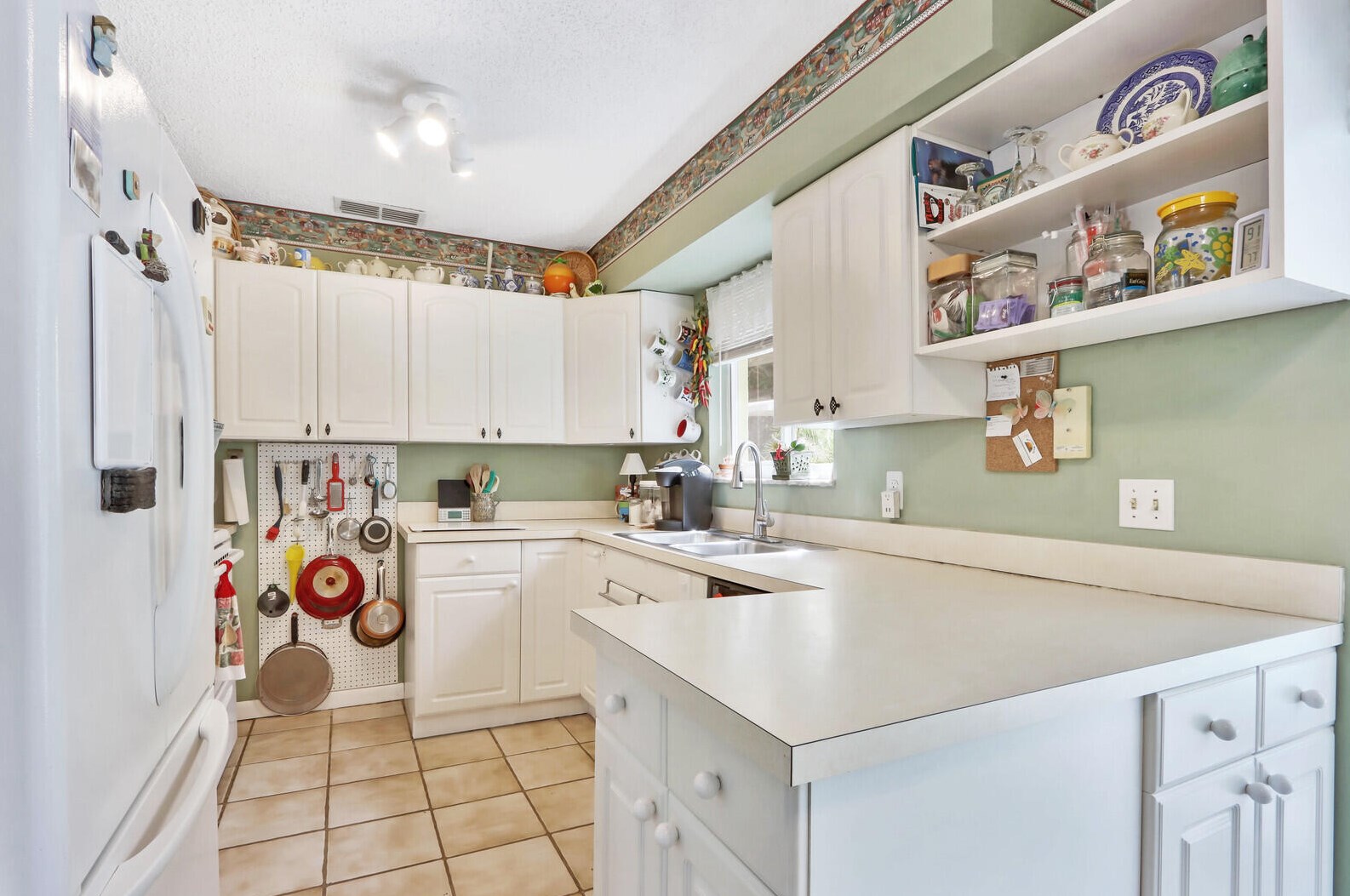 998 Mohican Blvd, Jupiter FL exterior