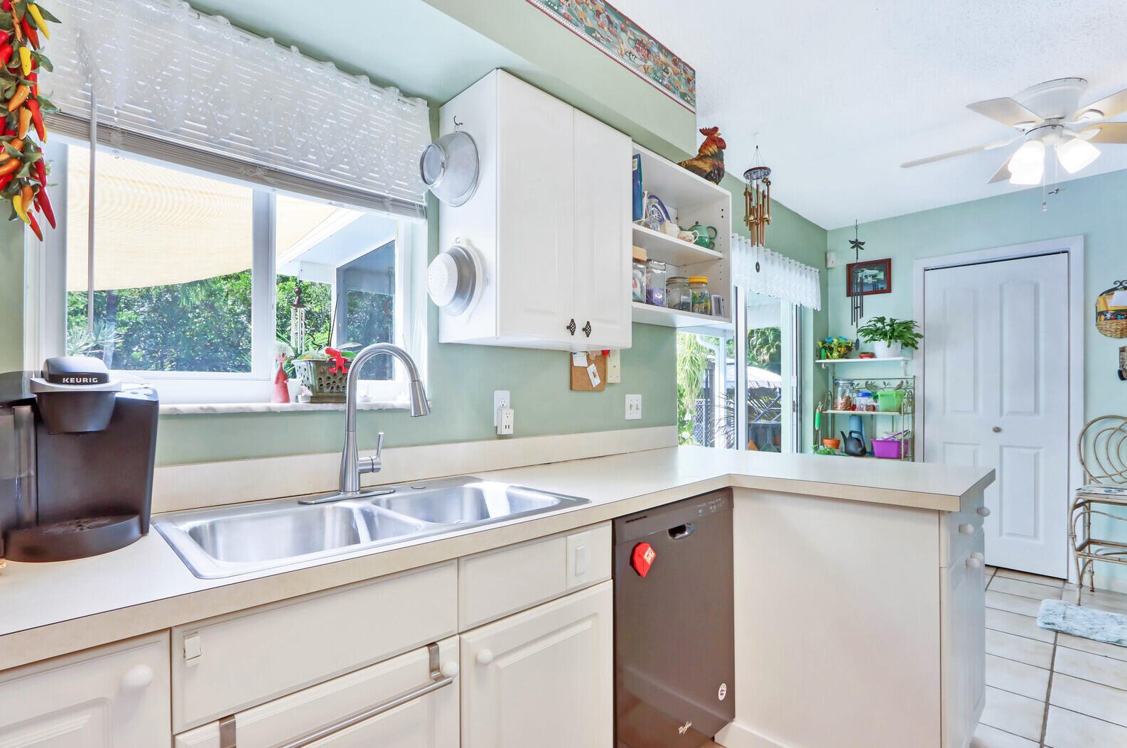 998 Mohican Blvd, Jupiter FL exterior