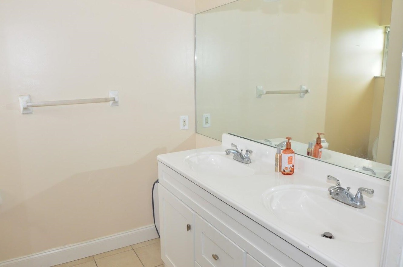 3282 Artesian Dr, Lake Worth FL 33462-3613 exterior