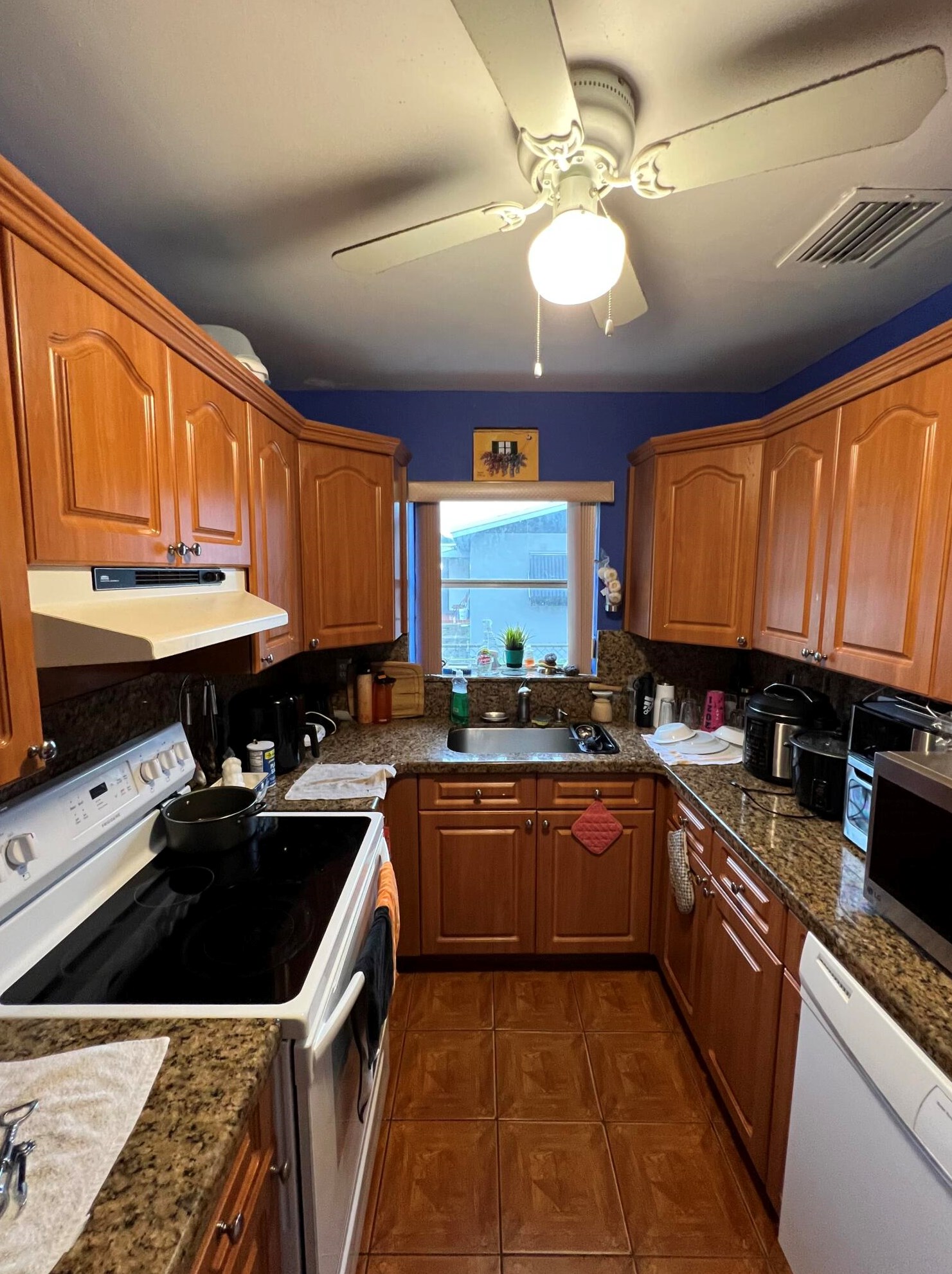 2485 176 Ter, Miami FL 33187-6761 exterior