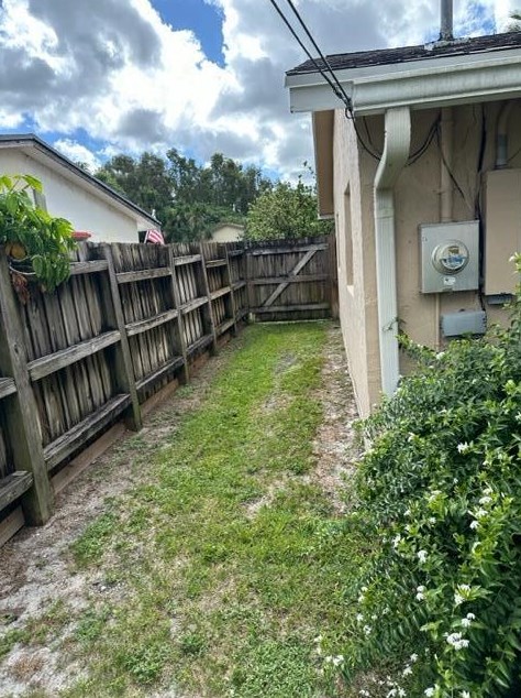 2759 Cambridge Rd, Lake Worth FL  33462-3812 exterior