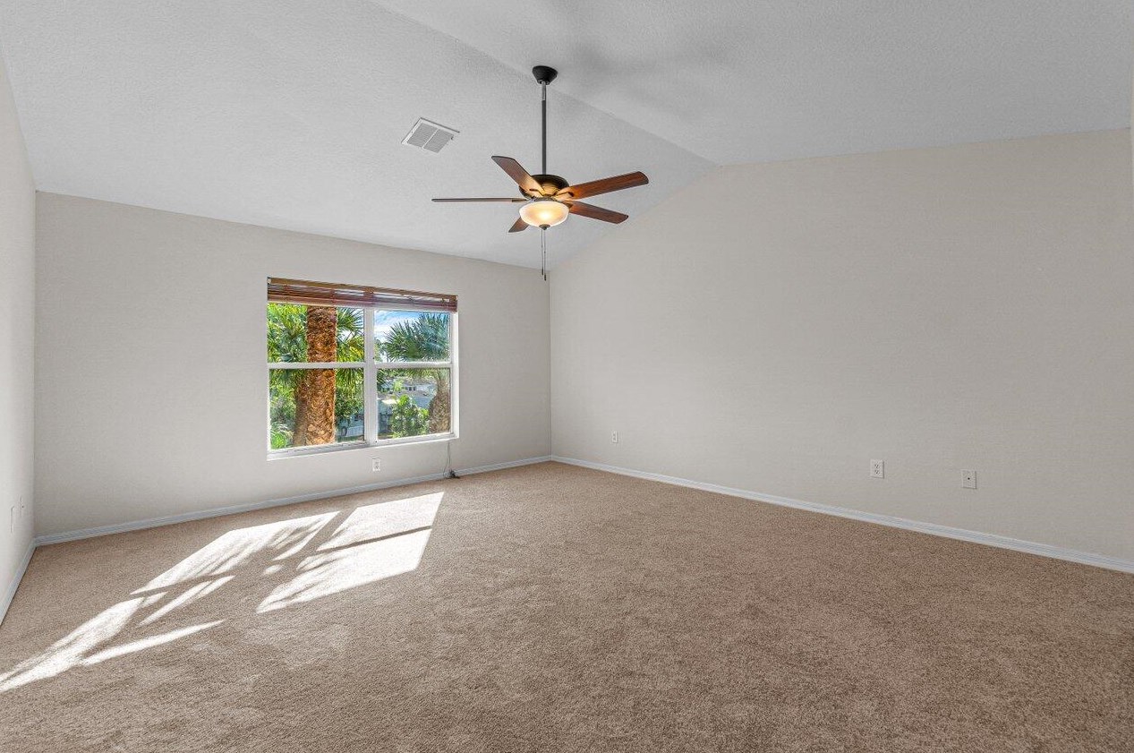 204 Seminole Palms Dr, Lake Worth FL 33463-4249 exterior