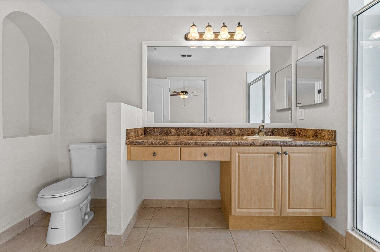 204 Seminole Palms Dr, Lake Worth FL 33463-4249 exterior