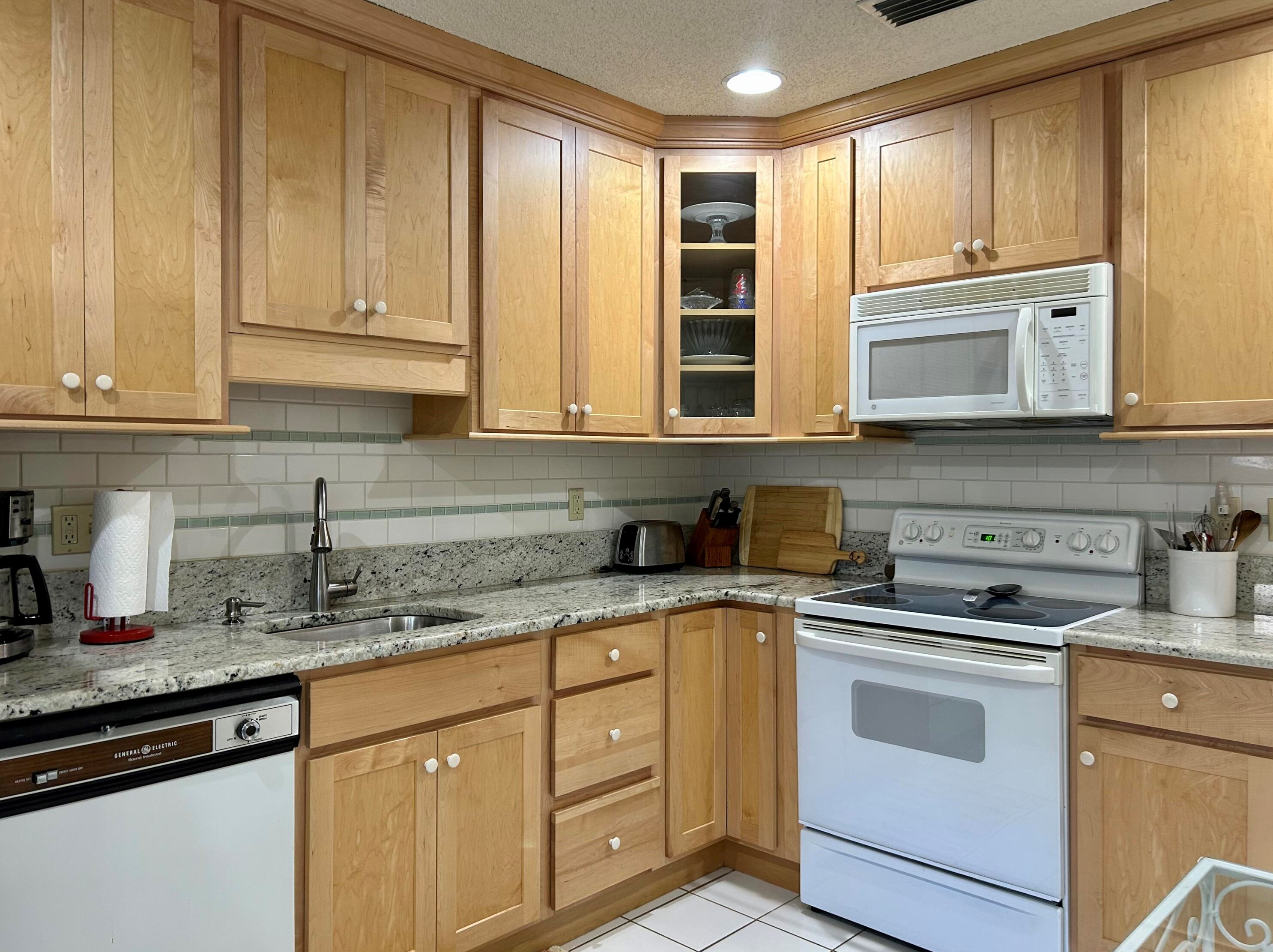 7923 Villa Cir, Hobe Sound FL  33455-2042 exterior