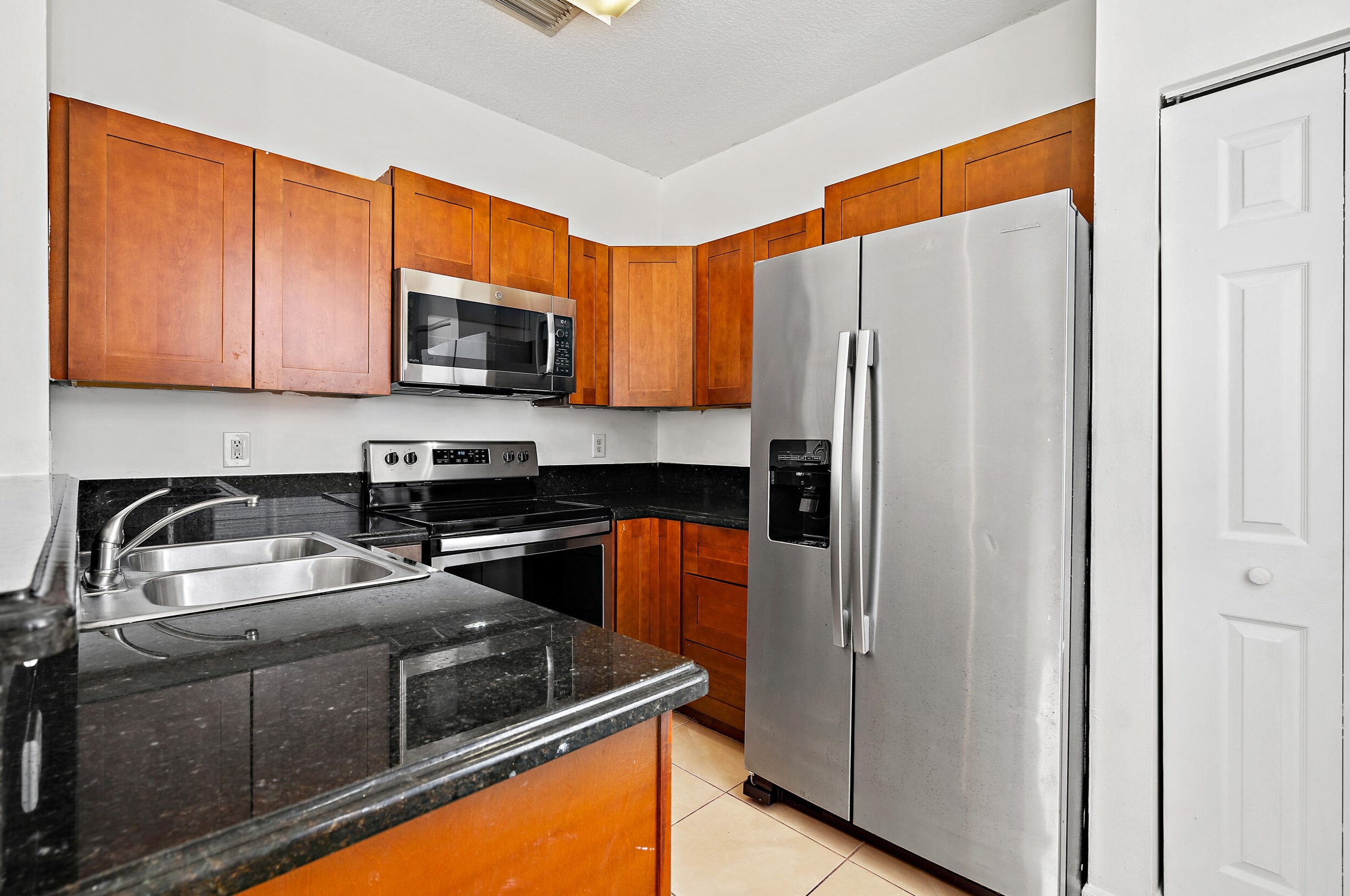 148 Palm Villas Way, Lake Worth FL 33461-1086 exterior