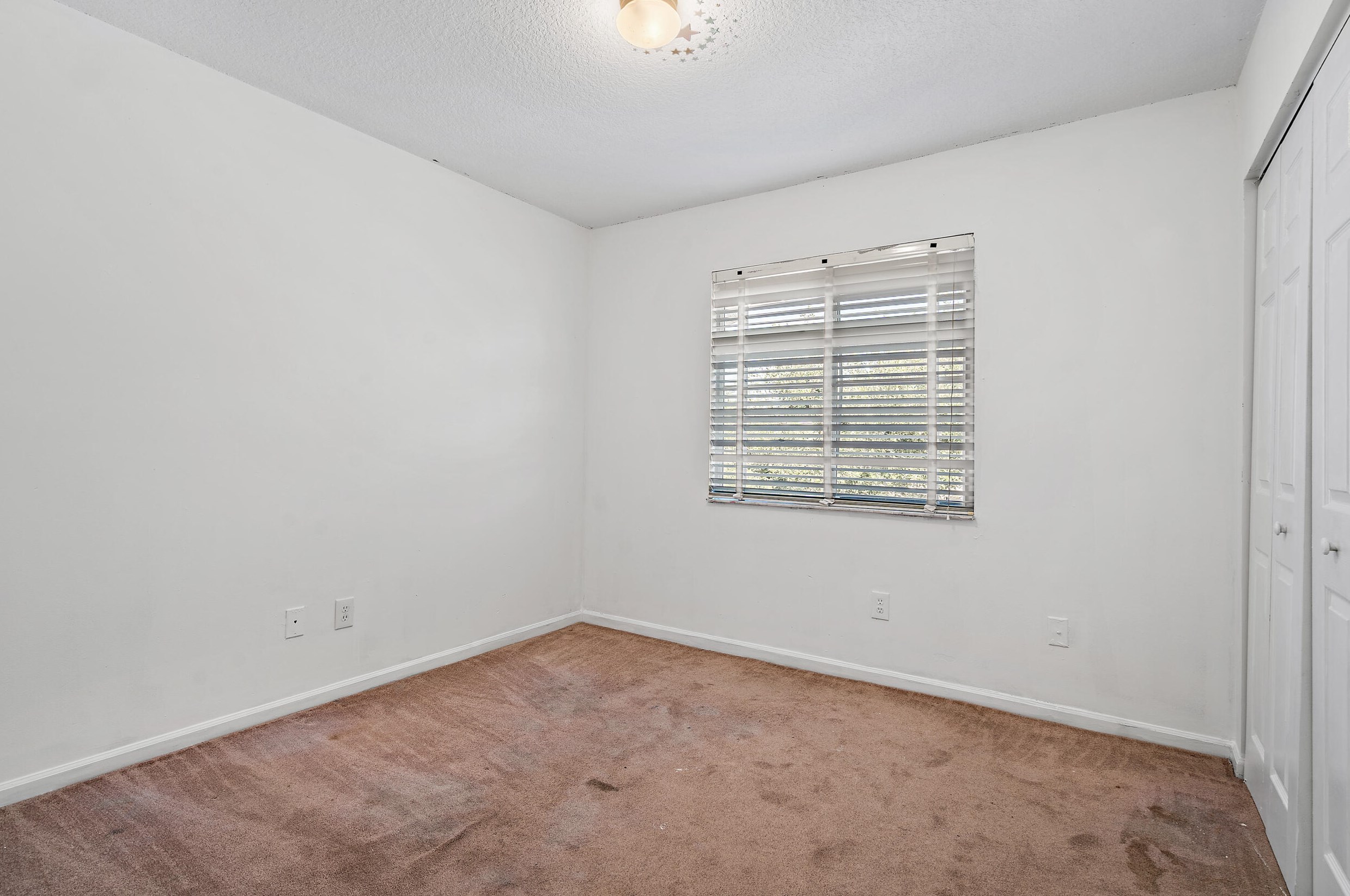 148 Palm Villas Way, Lake Worth FL 33461-1086 exterior