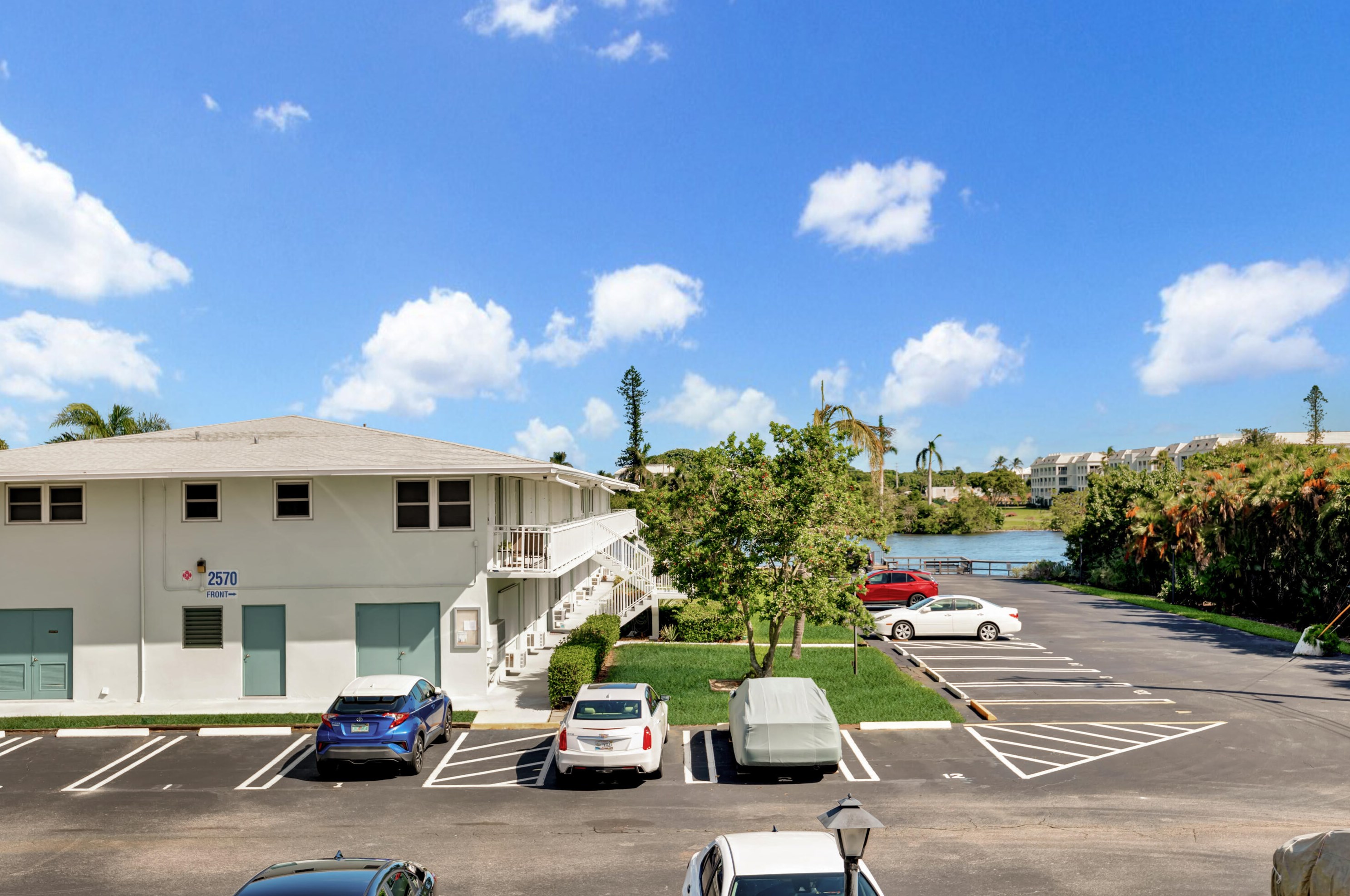 2560 Federal Hwy, Boynton Beach FL  33435-7726 exterior