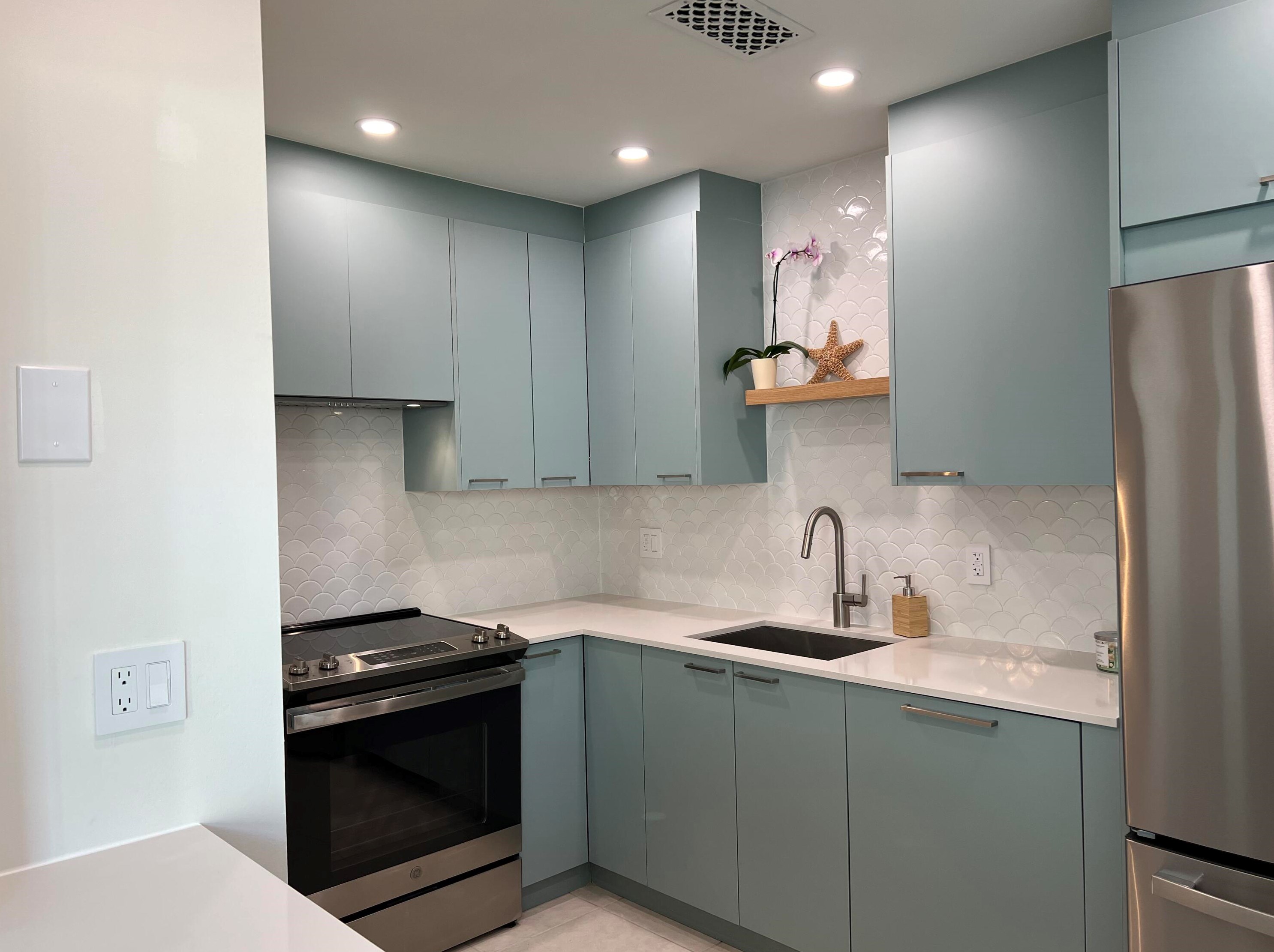 28 Colonial Club Dr #104, Boynton Beach, FL 33435