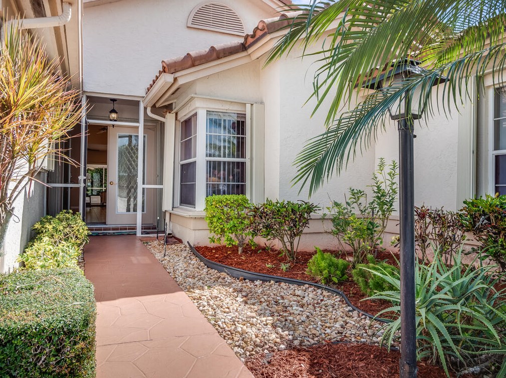 3864 Summer Chase Ct, Lake Worth FL  33467-2459 exterior