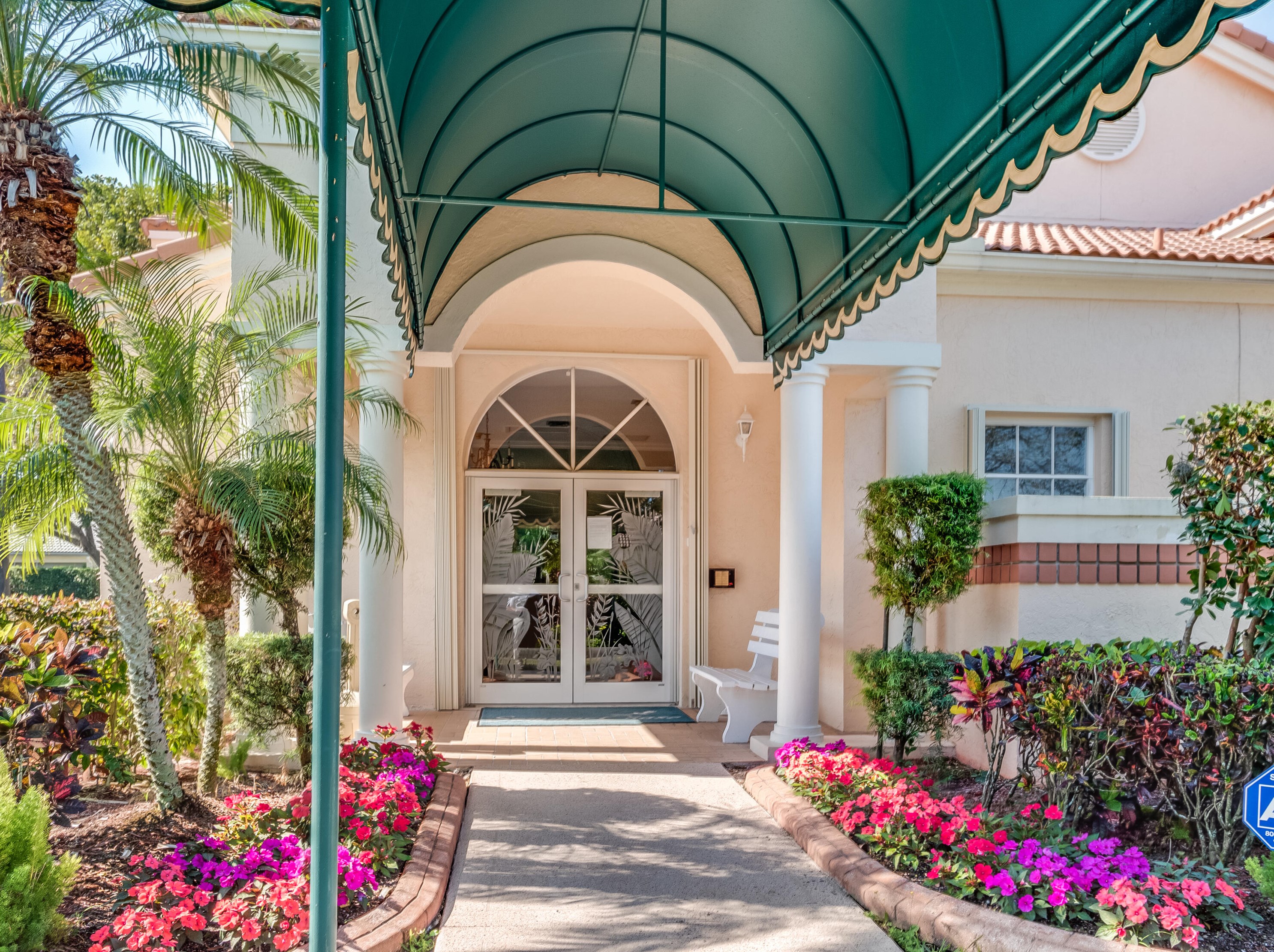 3864 Summer Chase Ct, Lake Worth FL  33467-2459 exterior