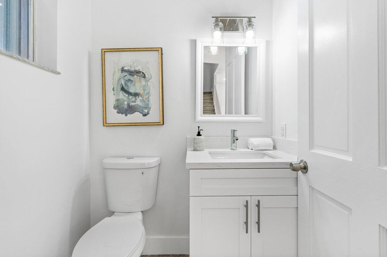 1110 Oysterwood St, Hollywood FL  33019-4846 exterior