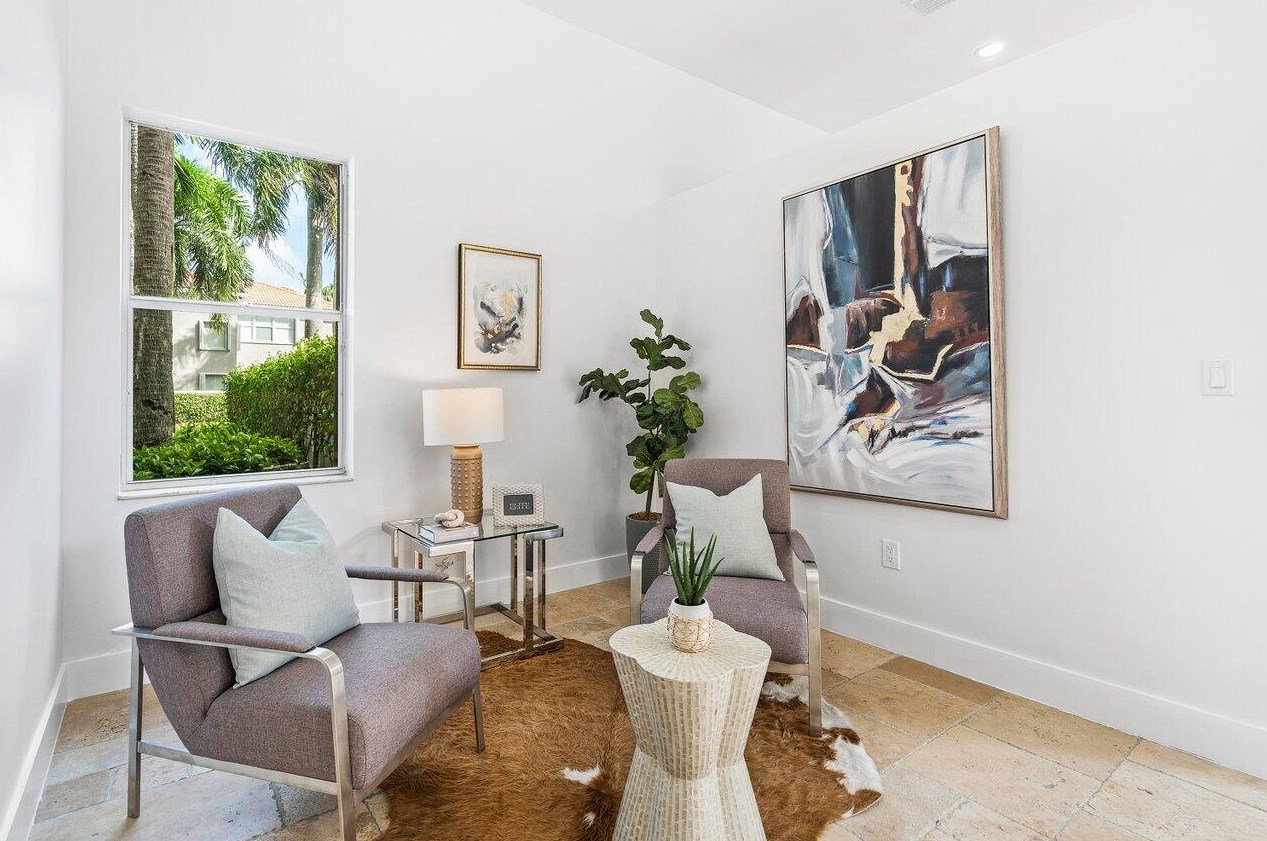 1110 Oysterwood St, Hollywood FL  33019-4846 exterior