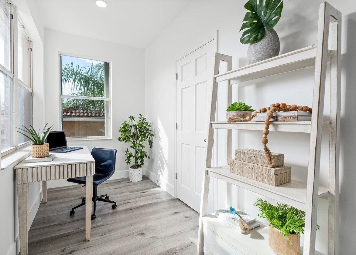 1110 Oysterwood St, Hollywood FL  33019-4846 exterior