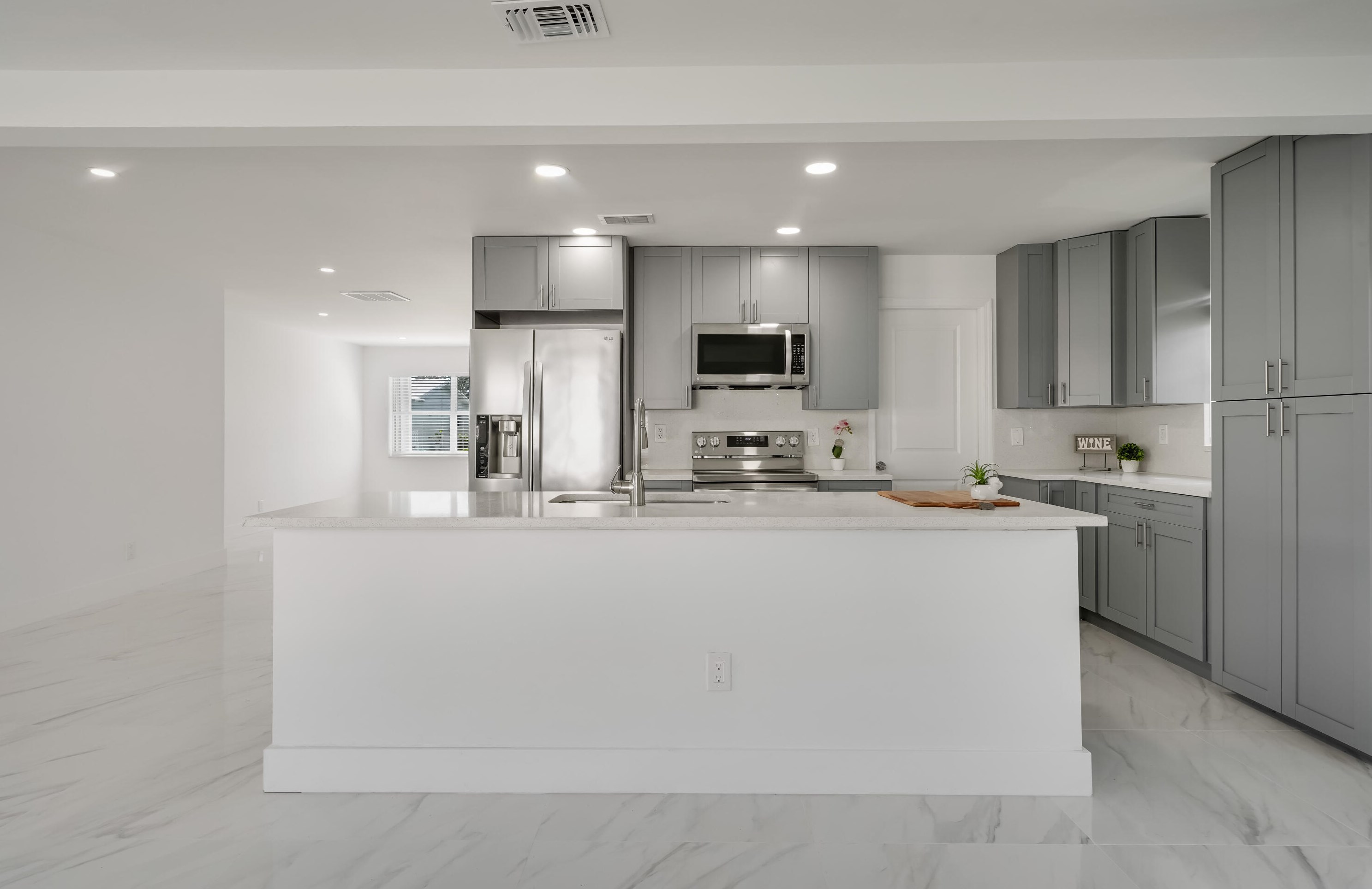 2083 13 Ter, Boynton Beach FL 33426-5837 exterior