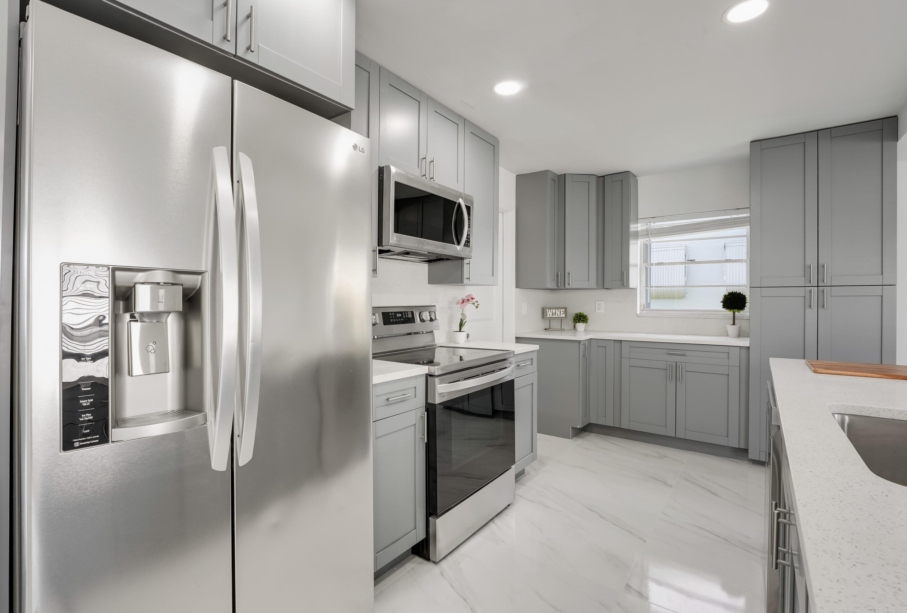 2083 13 Ter, Boynton Beach FL 33426-5837 exterior