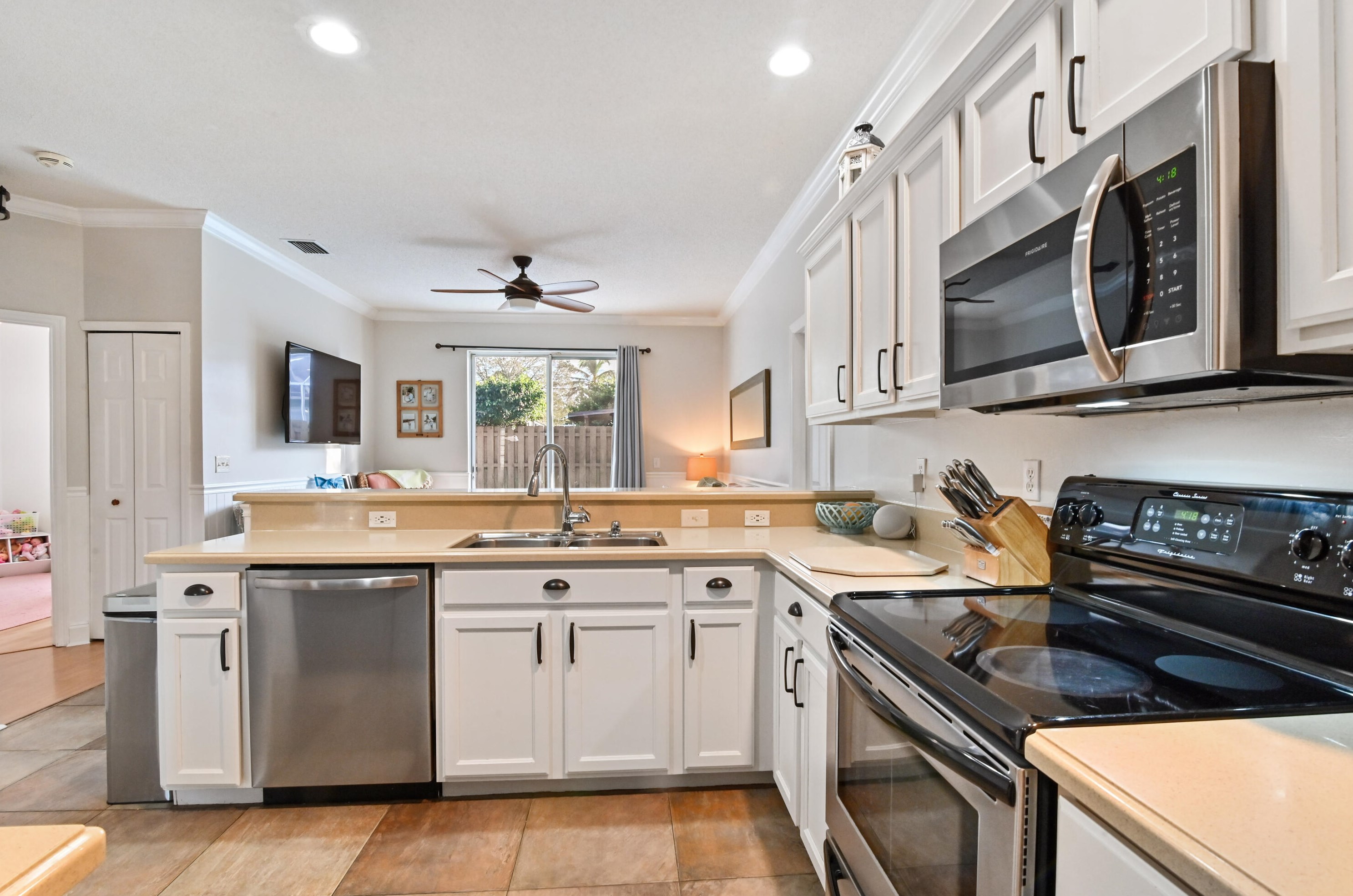 6262 Drake St, Jupiter FL 33458-6657 exterior