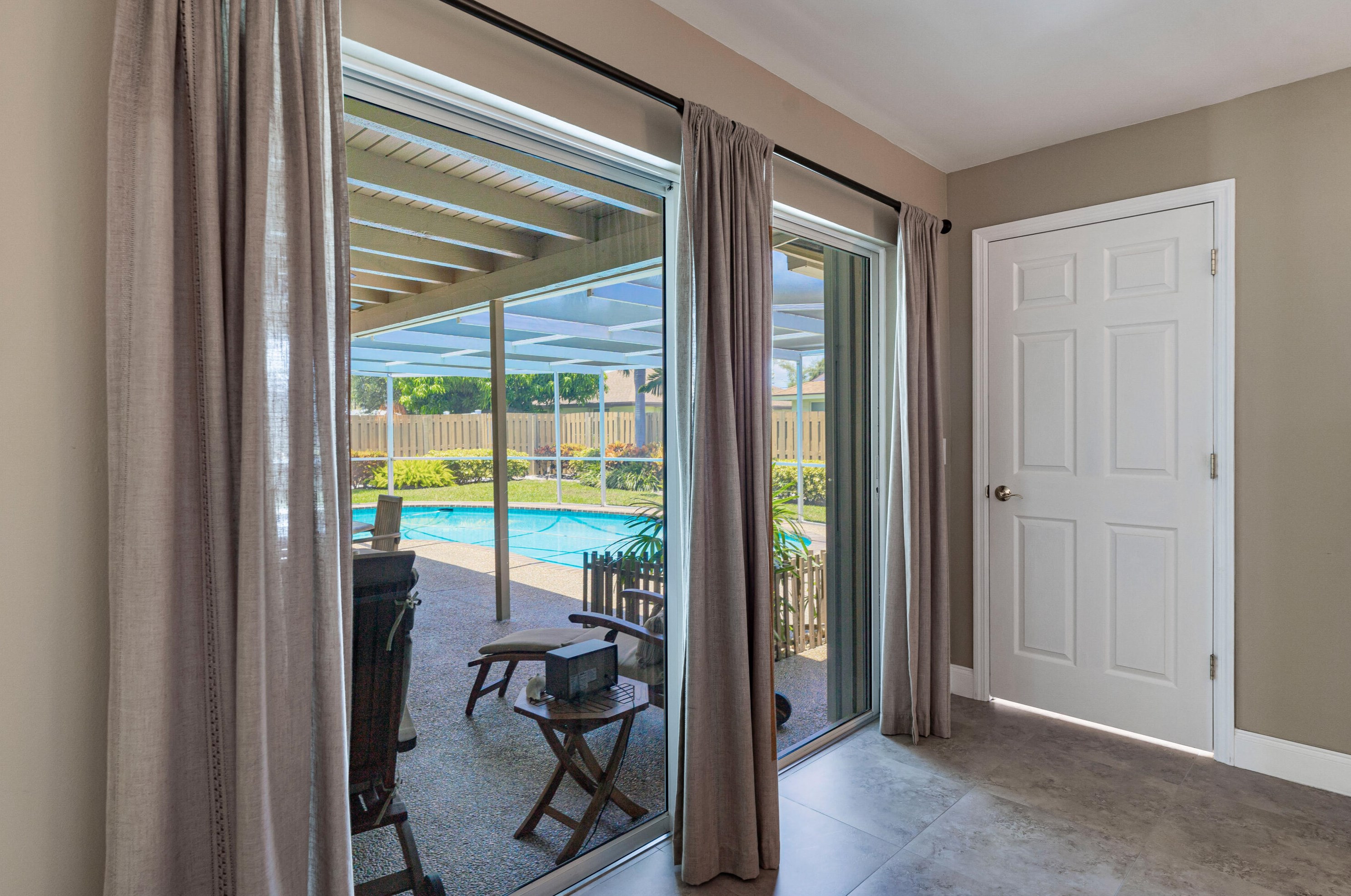 555 24 Ave, Boynton Beach FL 33426-8788 exterior