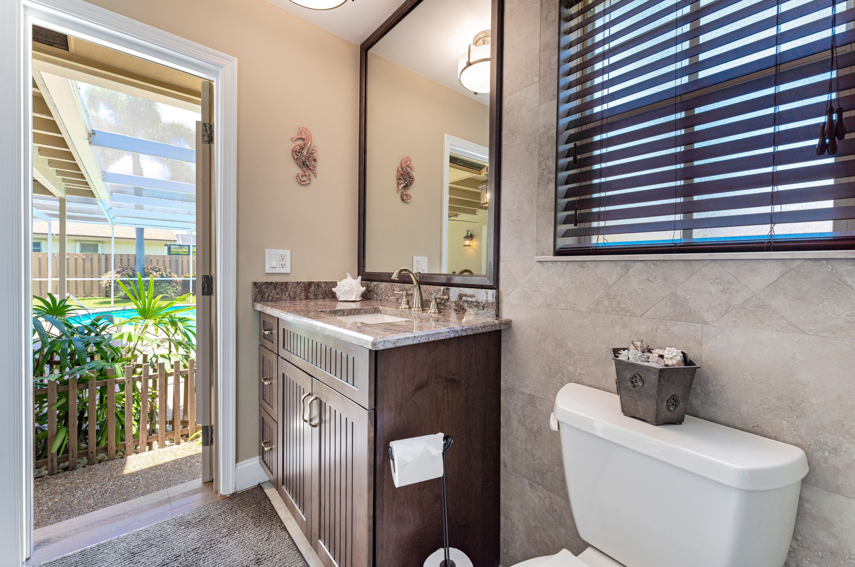 555 24 Ave, Boynton Beach FL 33426-8788 exterior