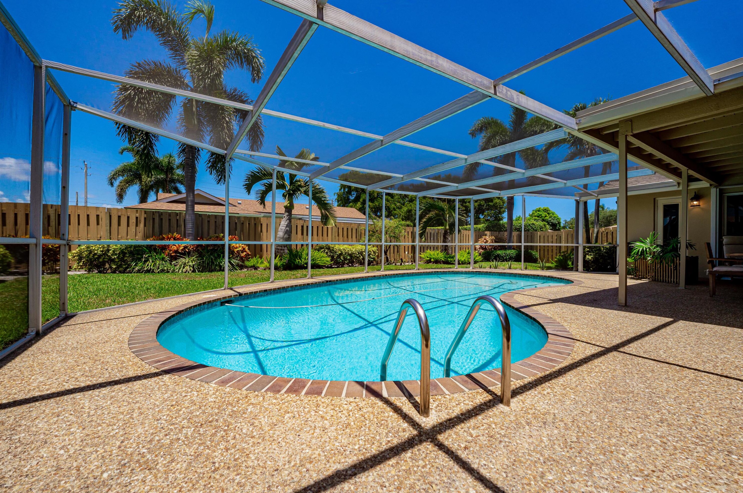 555 24 Ave, Boynton Beach FL 33426-8788 exterior