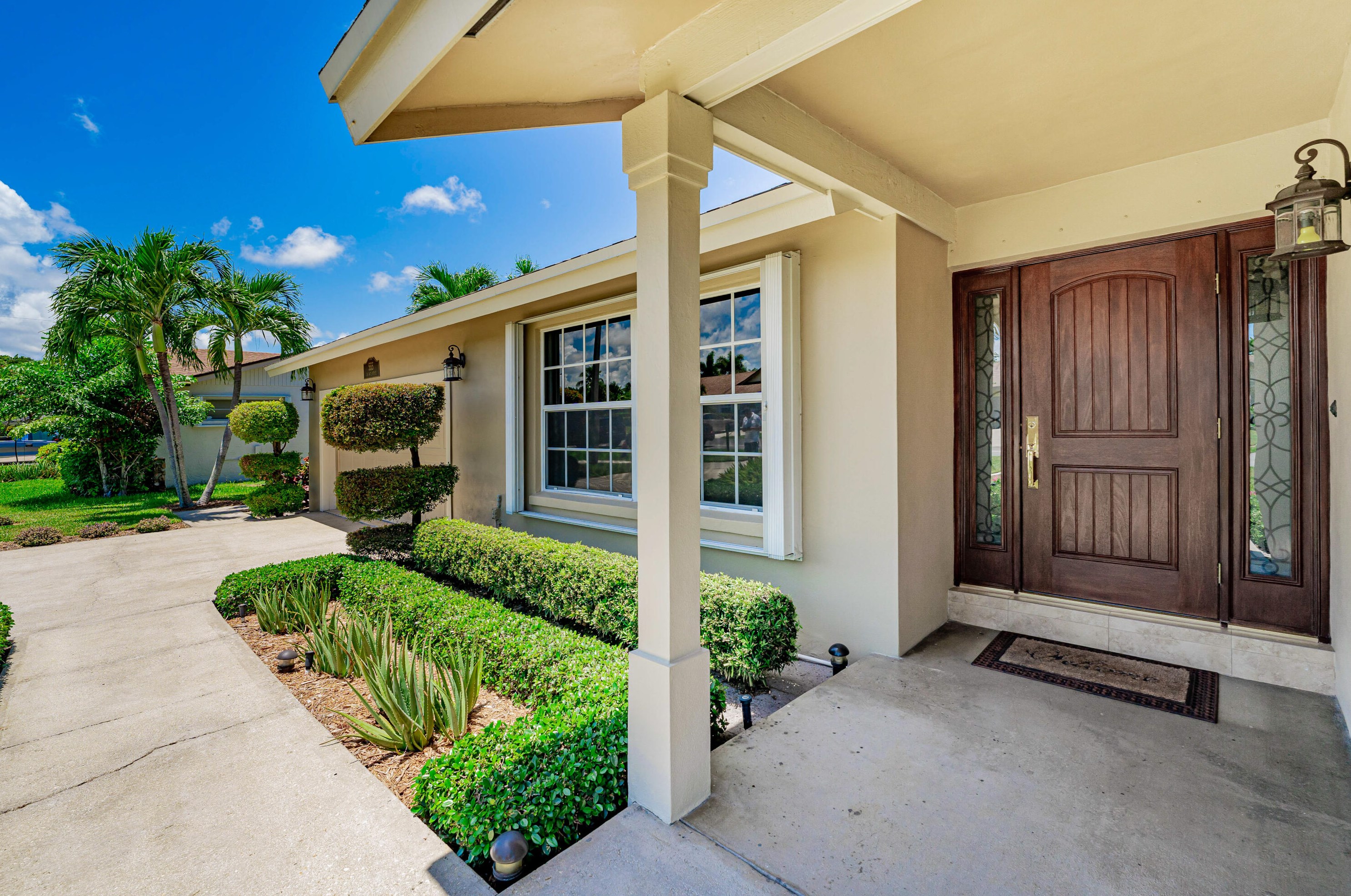 555 24 Ave, Boynton Beach FL 33426-8788 exterior