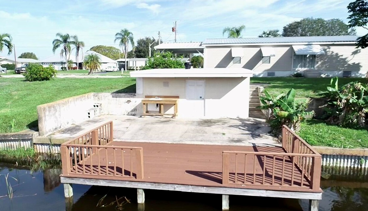 3611 23 Ave, Okeechobee FL 34972-1539 exterior