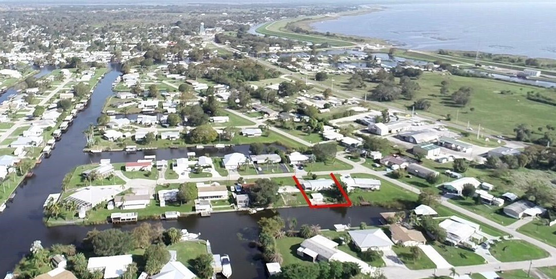 3611 23 Ave, Okeechobee FL 34972-1539 exterior