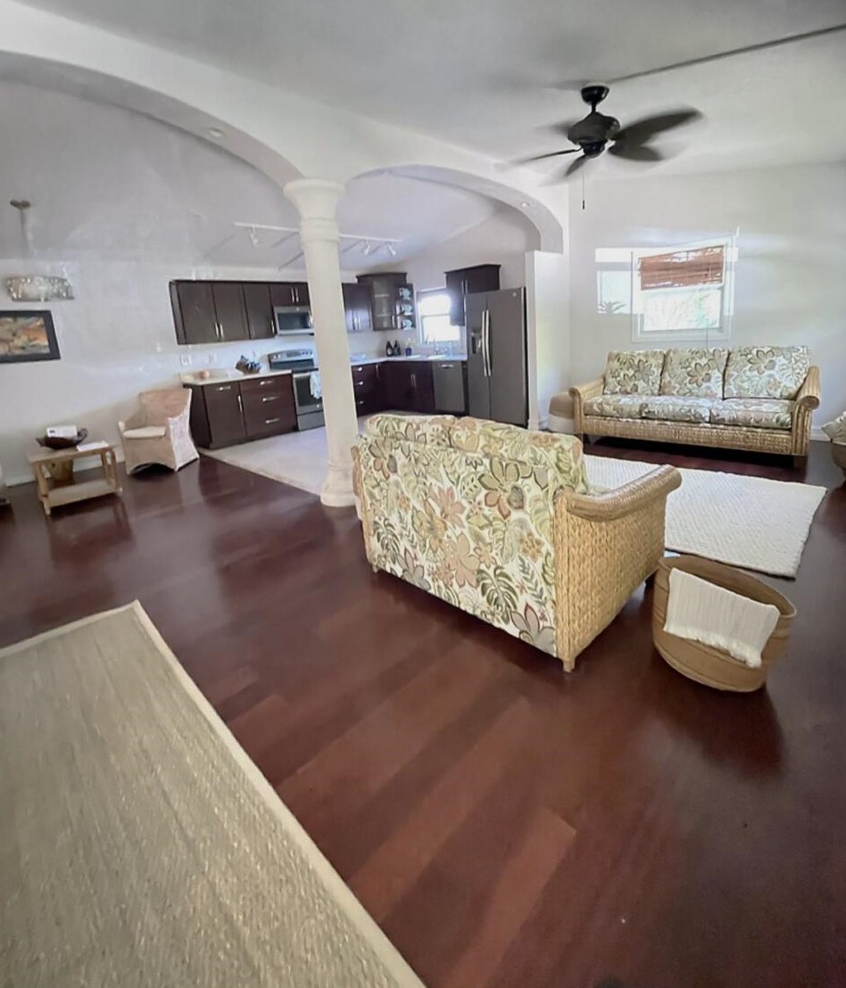111 Mohawk St, Plantation Key FL  33070-2114 exterior