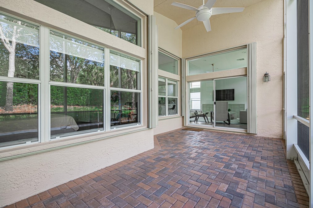 9811 Chantilly Point Ln, Lake Worth FL  33467-7085 exterior