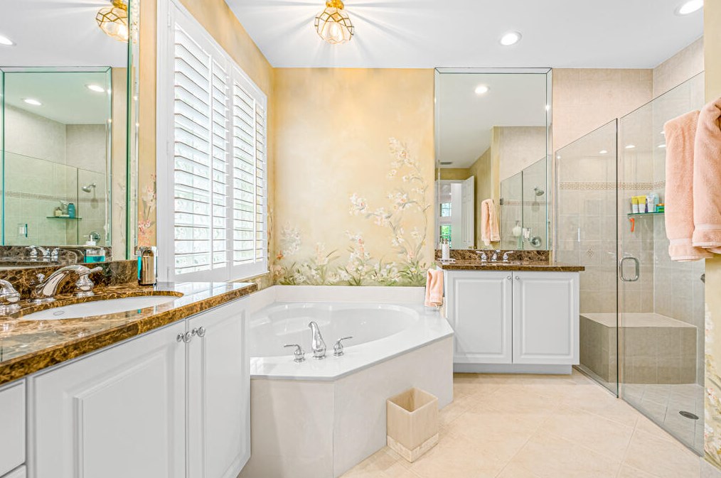 9811 Chantilly Point Ln, Lake Worth FL  33467-7085 exterior