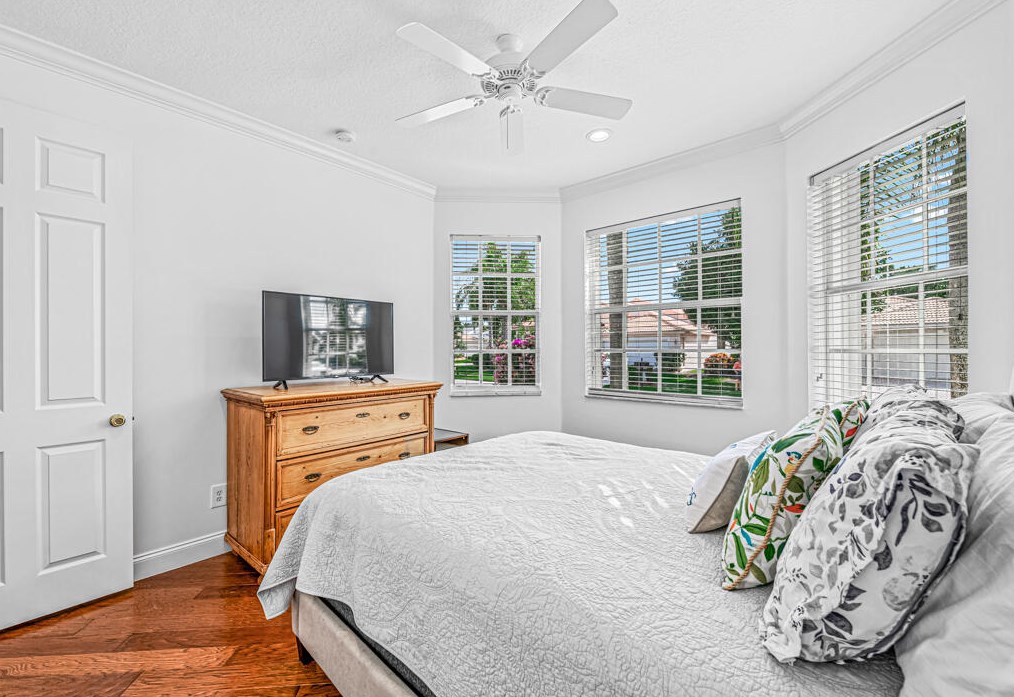 9811 Chantilly Point Ln, Lake Worth FL  33467-7085 exterior