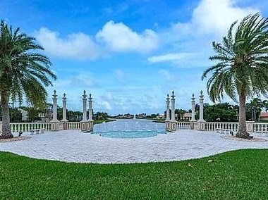 9811 Chantilly Point Ln, Lake Worth FL  33467-7085 exterior
