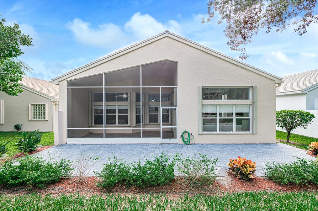 9811 Chantilly Point Ln, Lake Worth FL  33467-7085 exterior