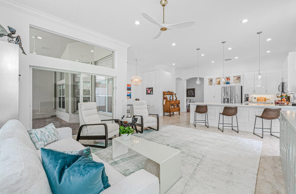 9811 Chantilly Point Ln, Lake Worth FL  33467-7085 exterior