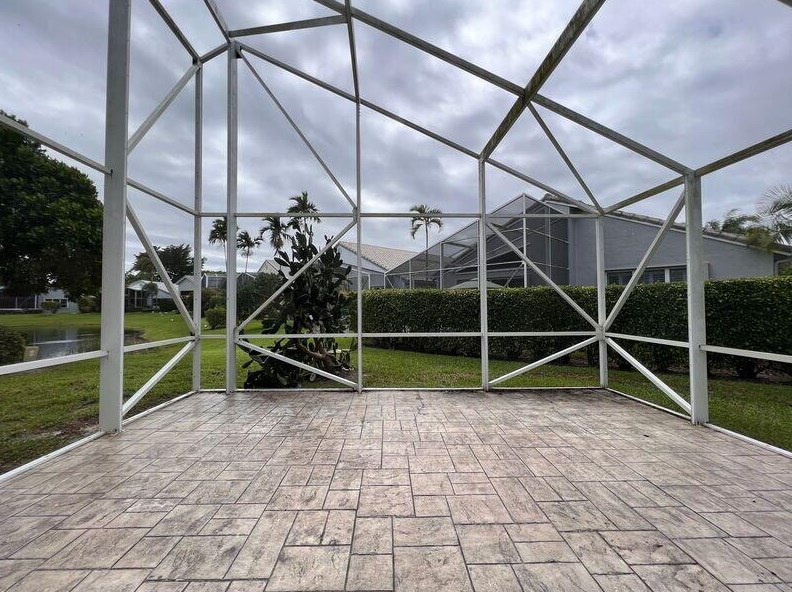 6326 Crystal View Ln, Boynton Beach FL  33437-4041 exterior